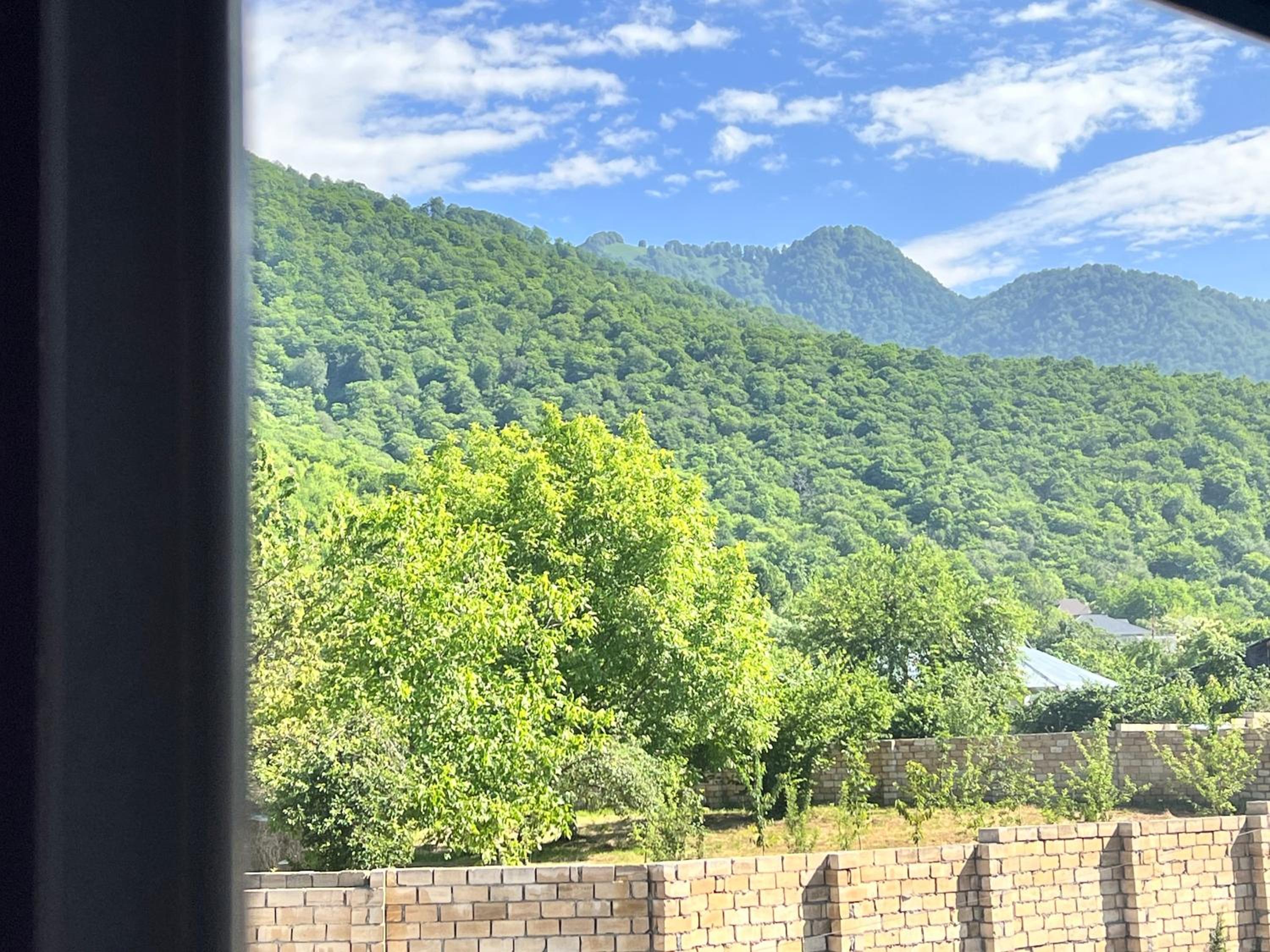 Villa Mountain View and Riverside