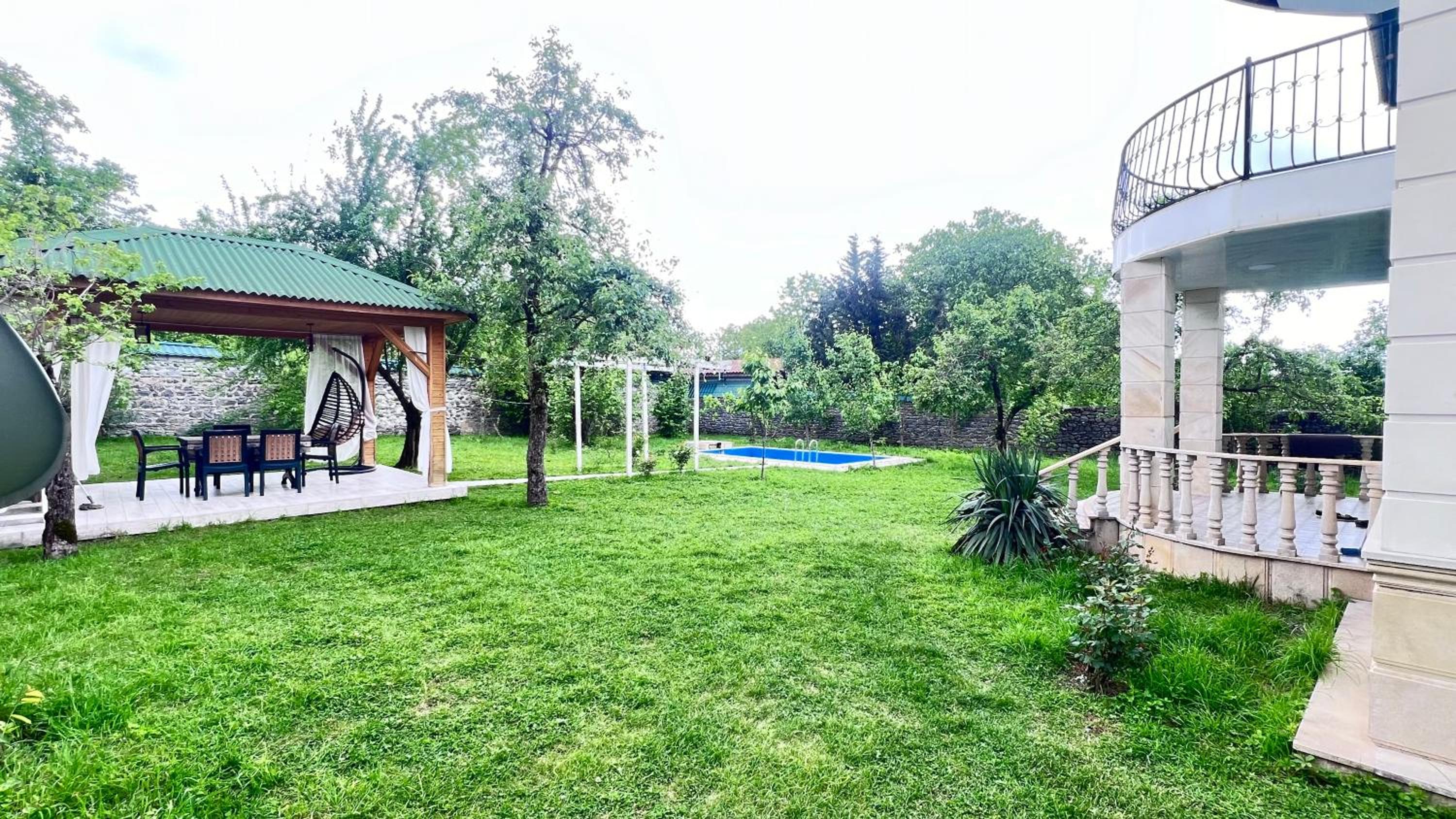 Villa Mountain View and Riverside