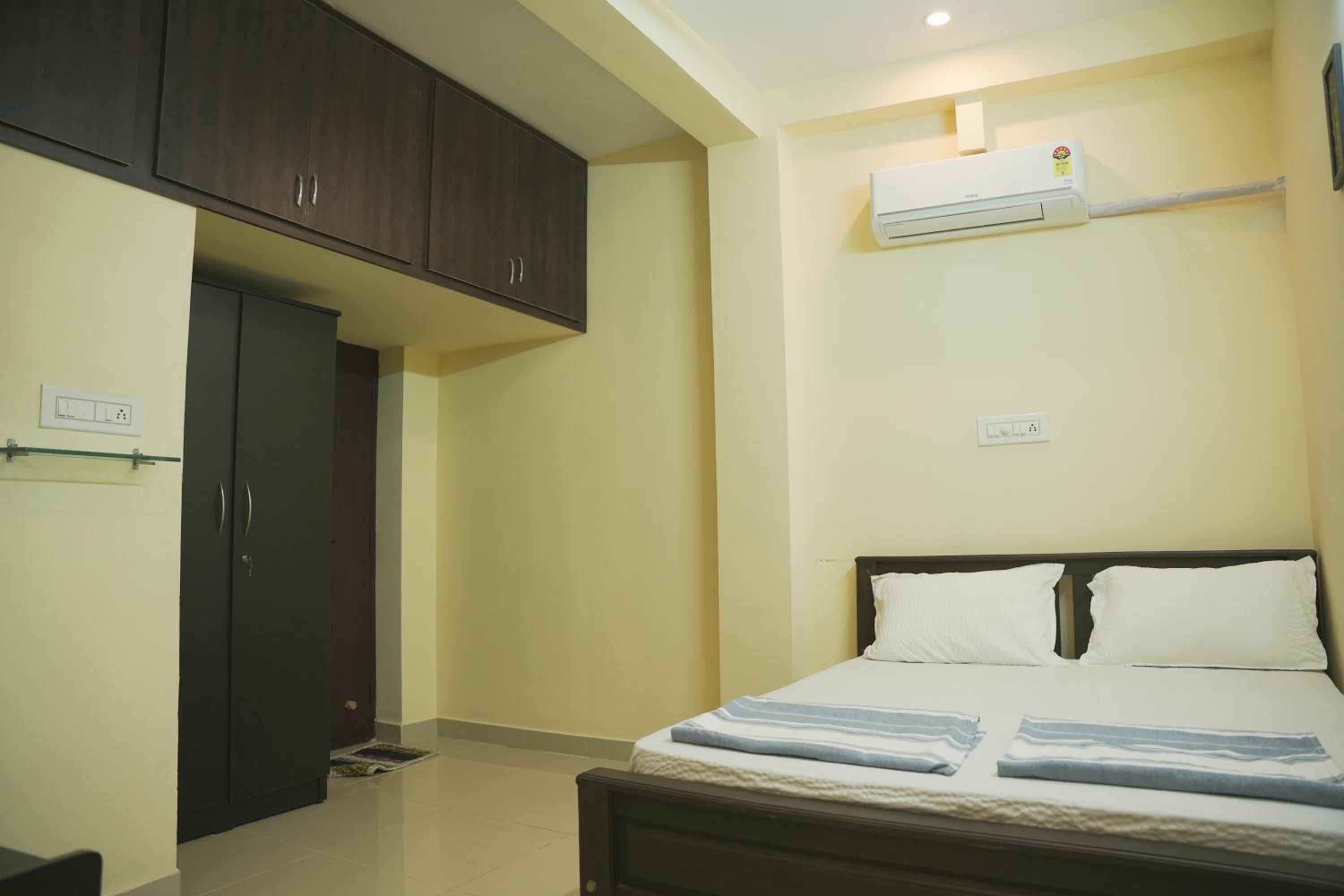 Sri Sai Grande Inn view 2