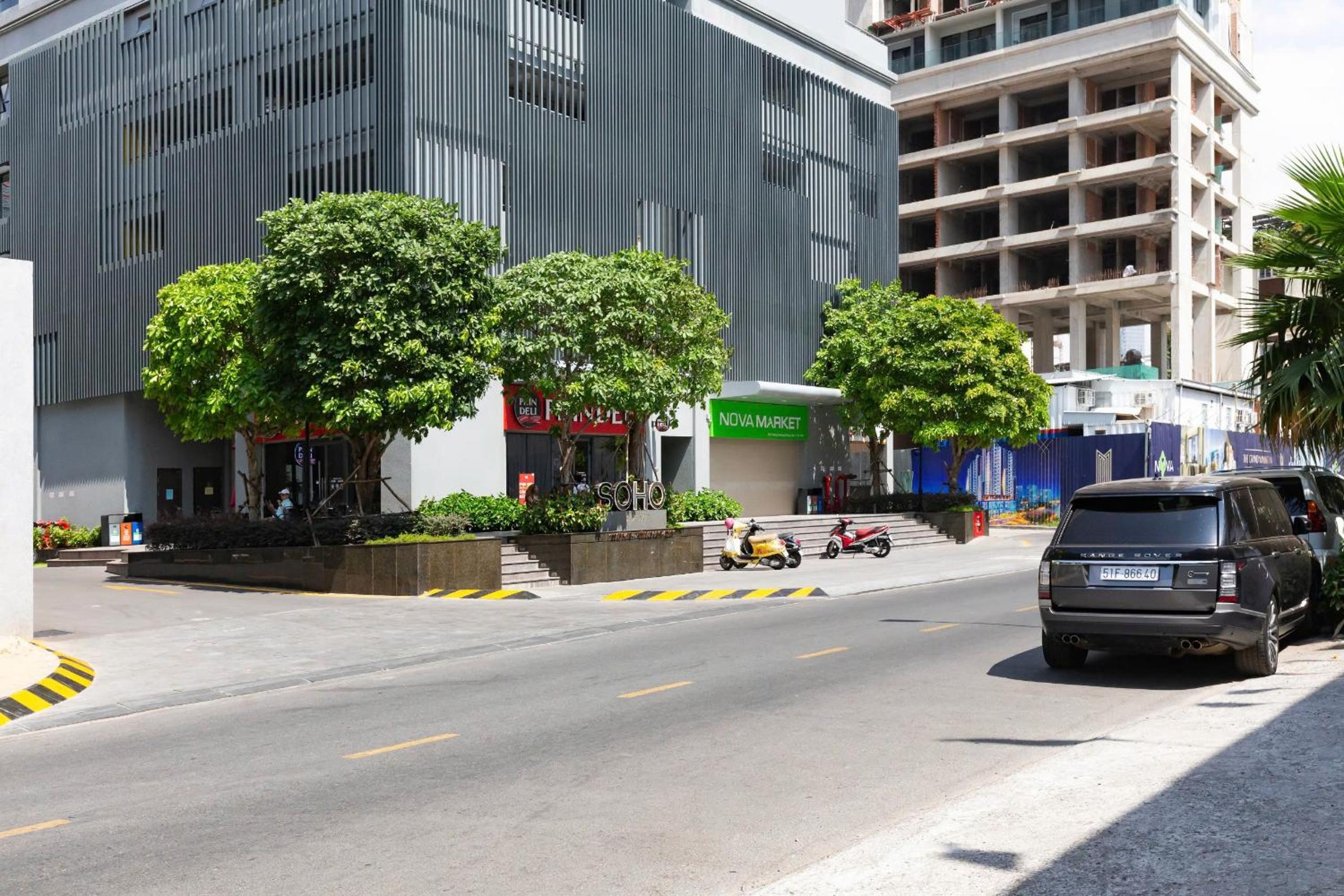 Aris Soho Balcony Suites Saigon District 1