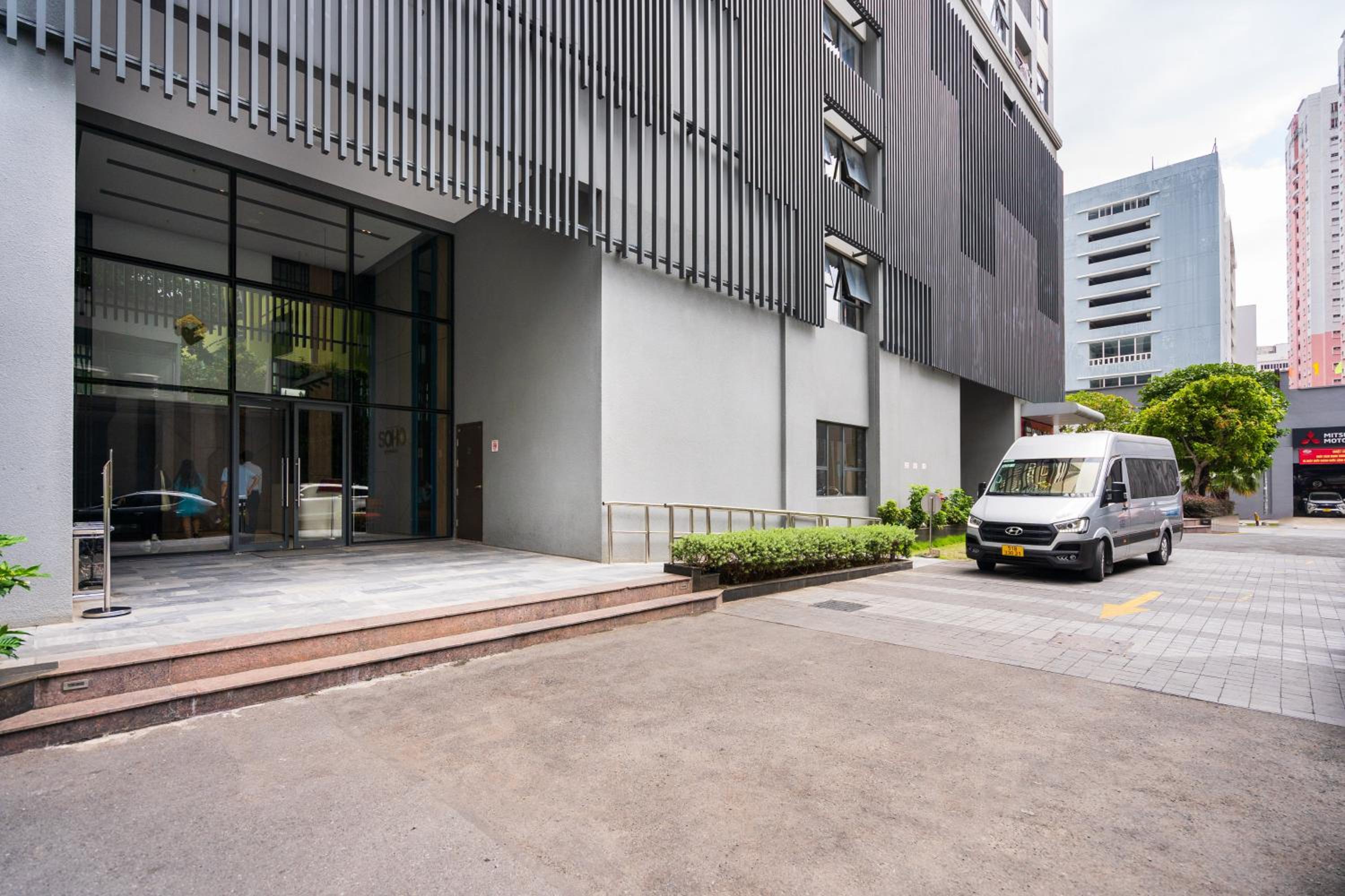 Aris Soho Balcony Suites Saigon District 1