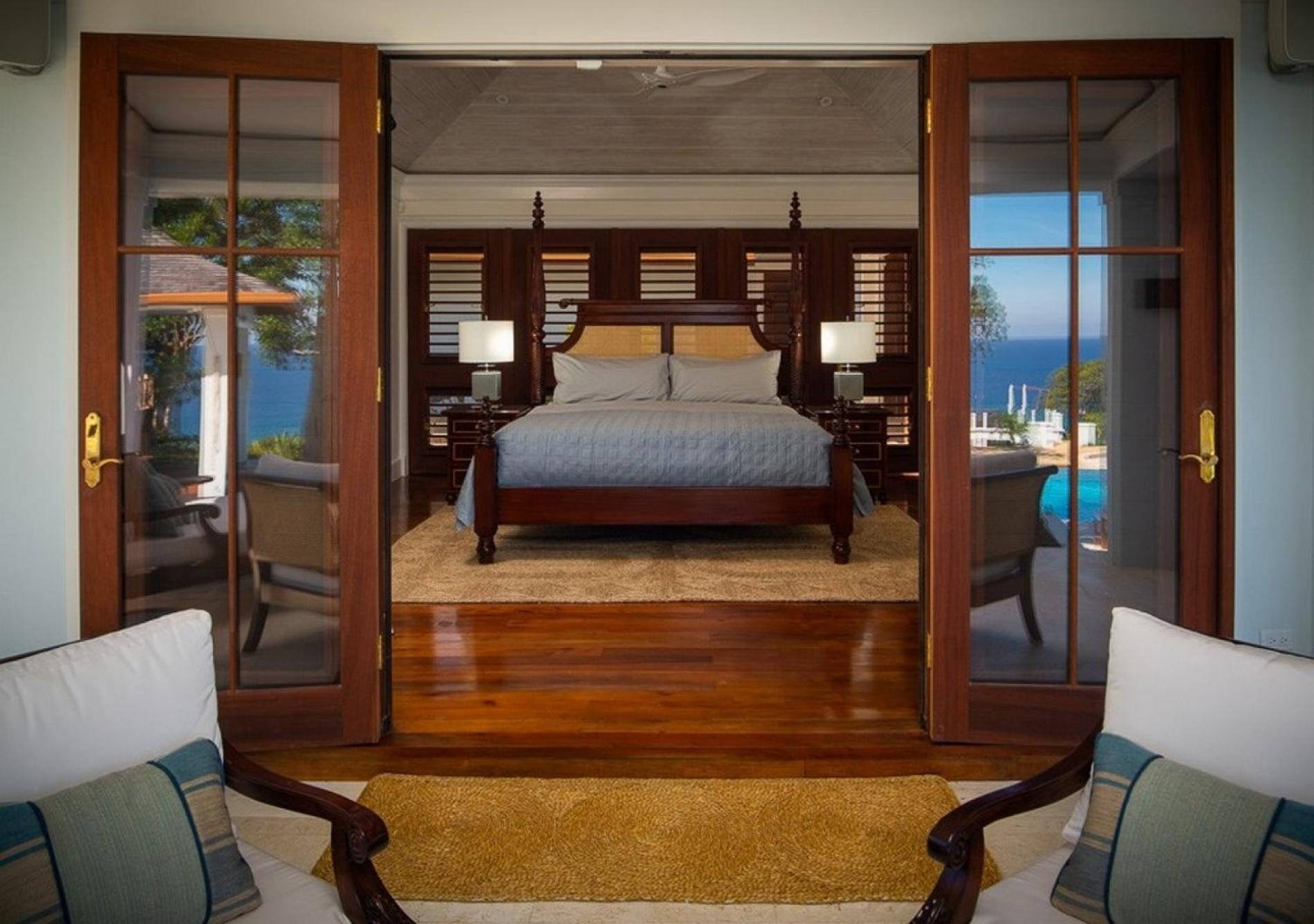 Luxury 5 Bedroom Bella Vista Villa view 3