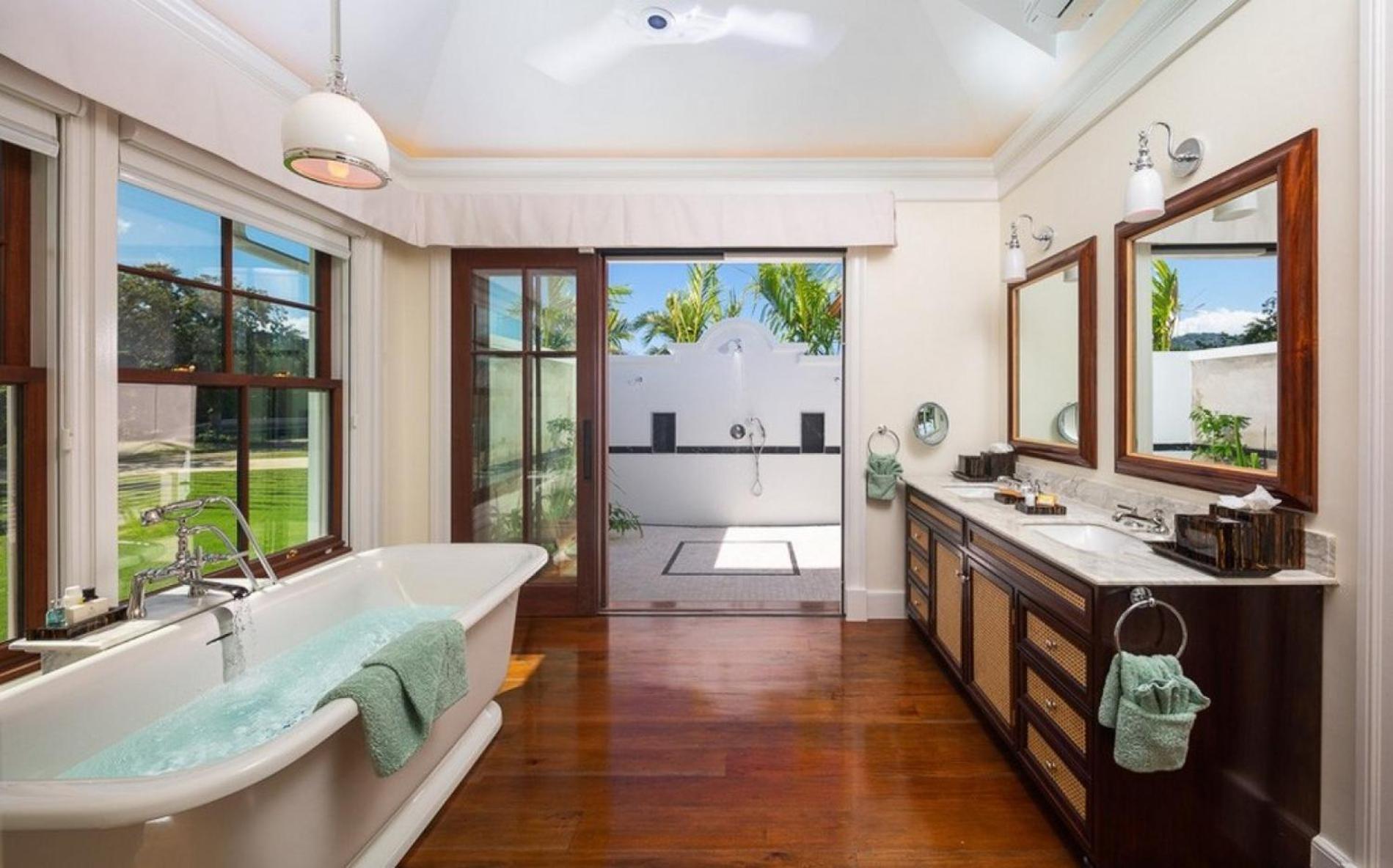 Luxury 5 Bedroom Bella Vista Villa view 5