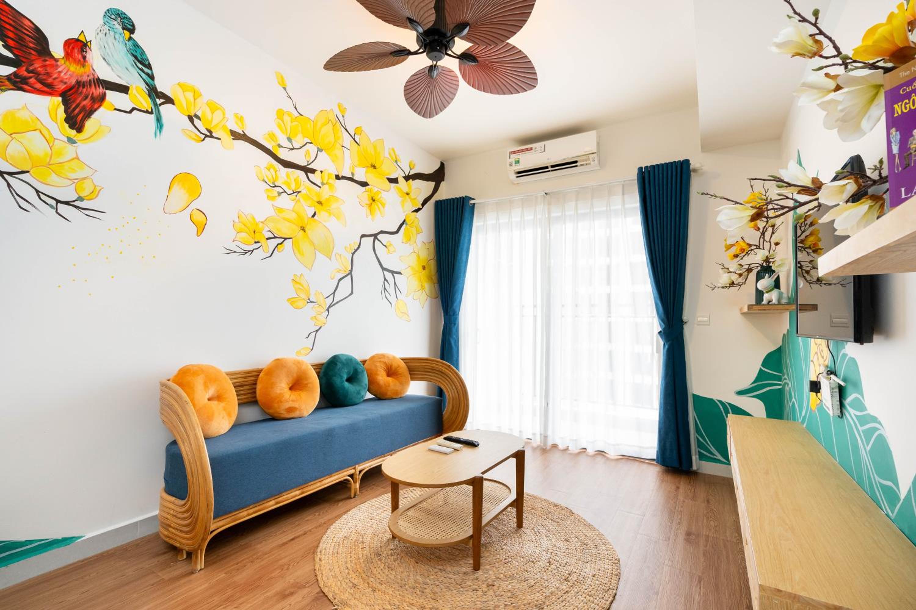 Aris Soho Balcony Suites Saigon District 1