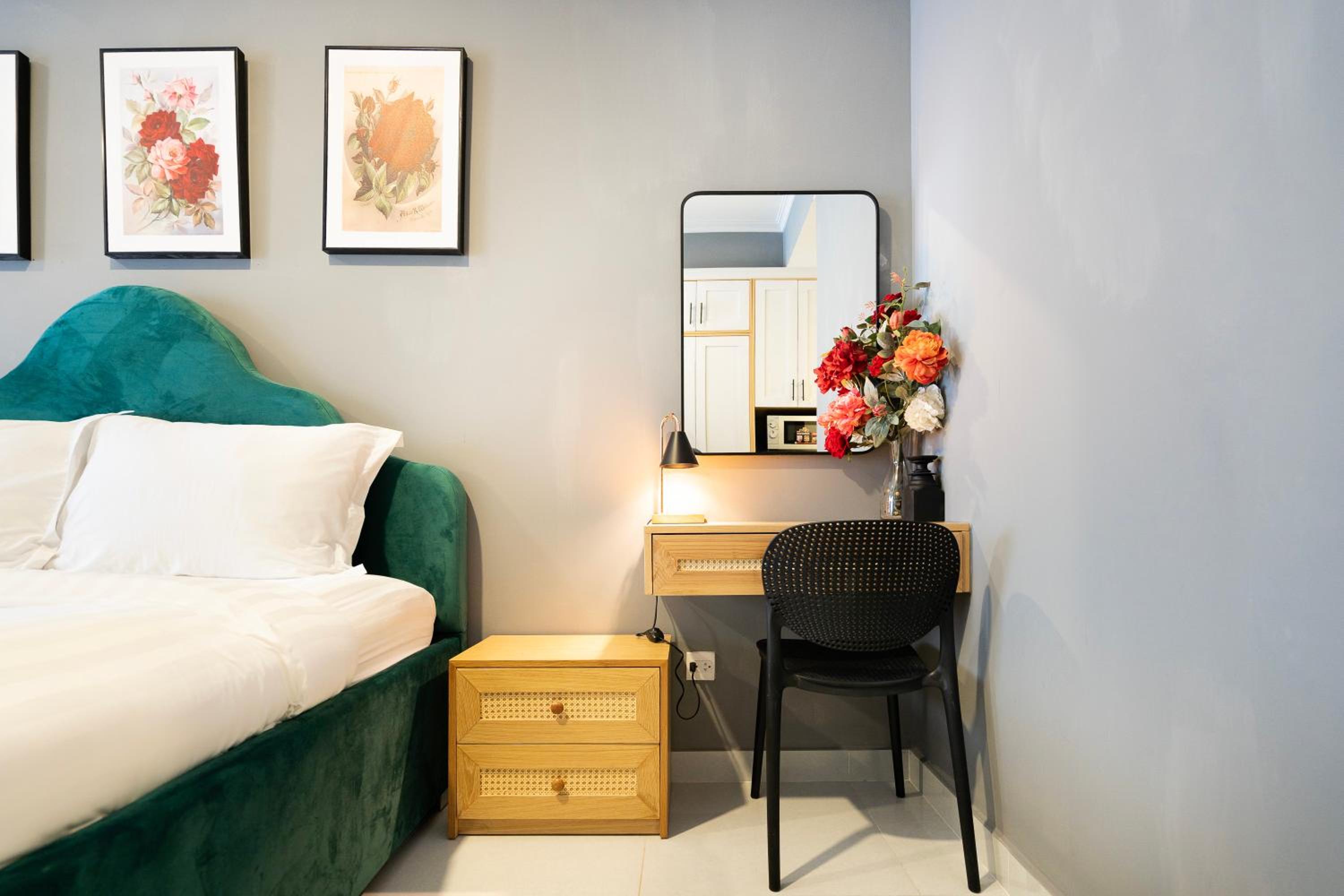 Aris Soho Balcony Suites Saigon District 1