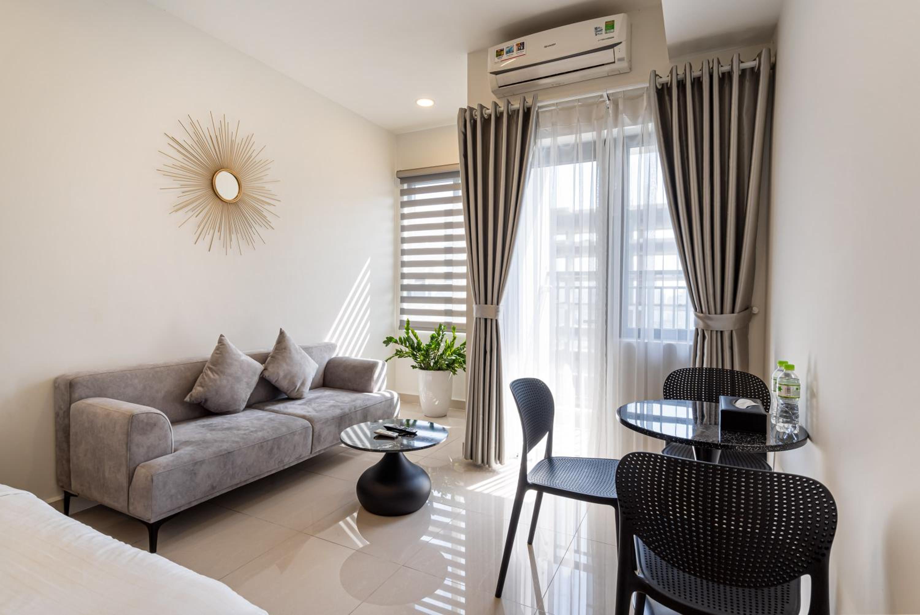 Aris Soho Balcony Suites Saigon District 1