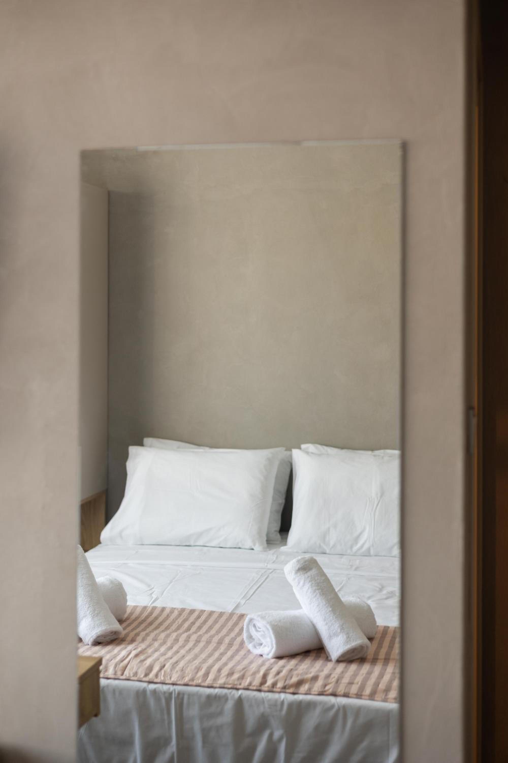 Alkazar Suites