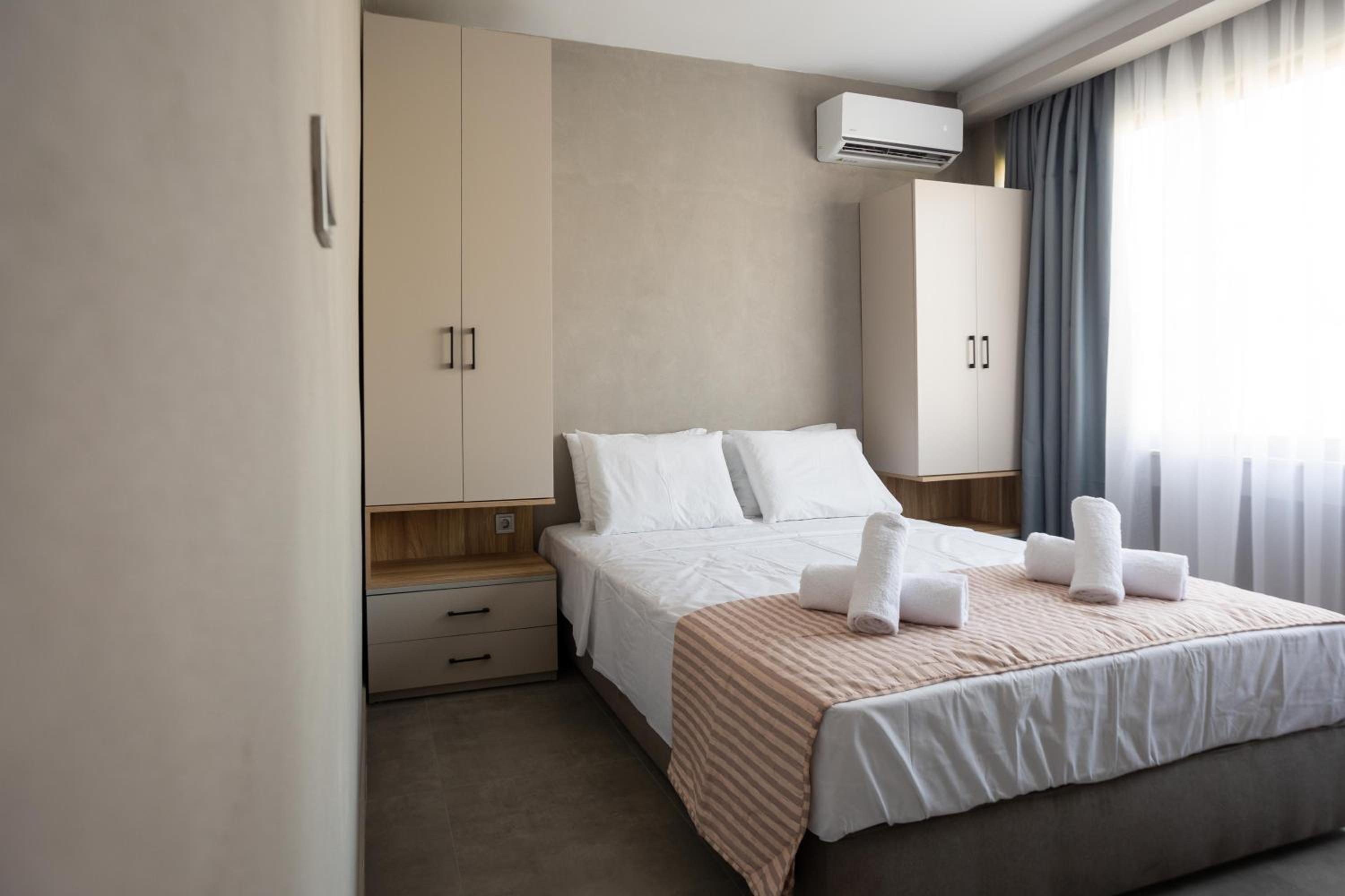 Alkazar Suites