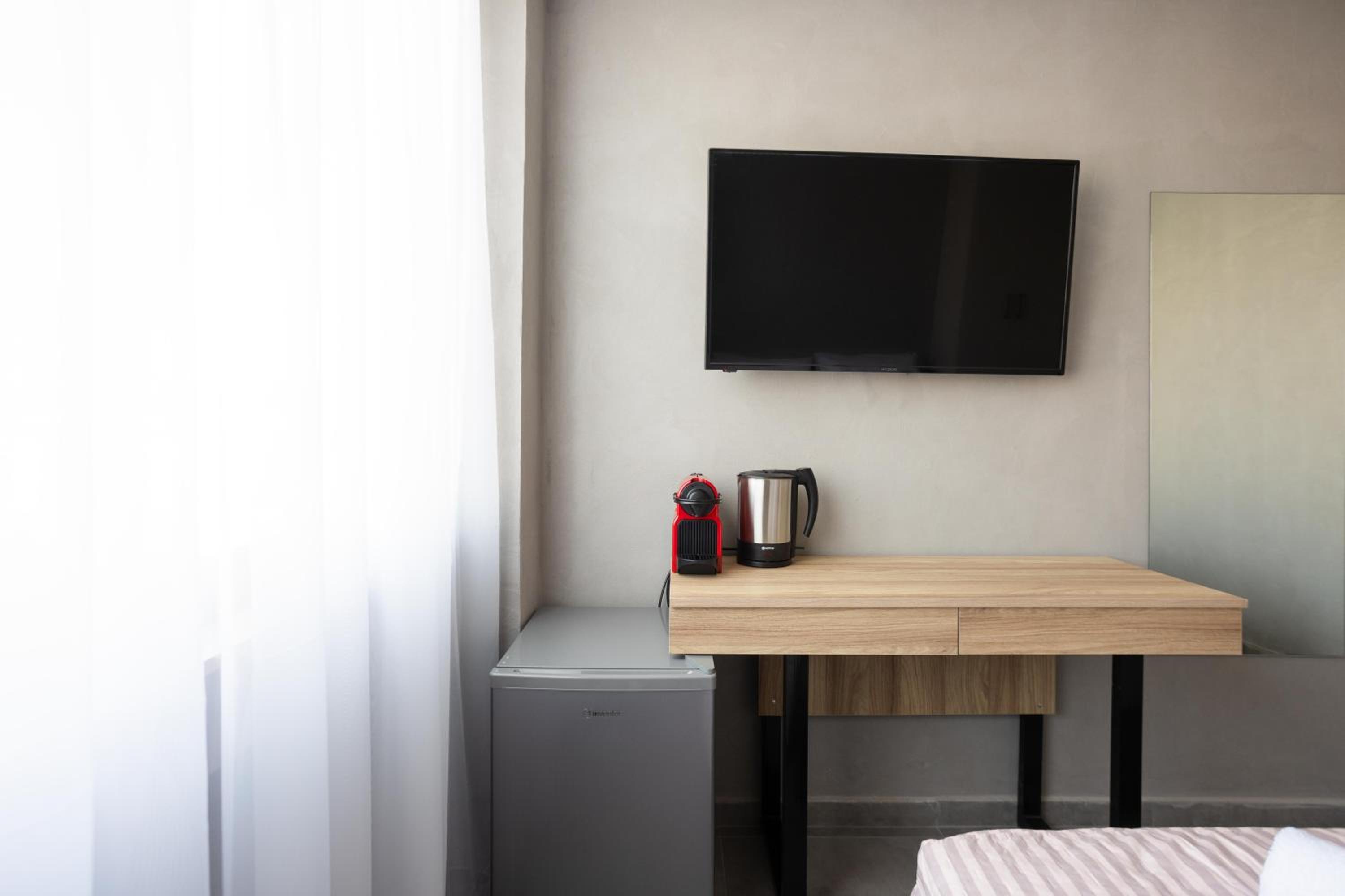 Alkazar Suites