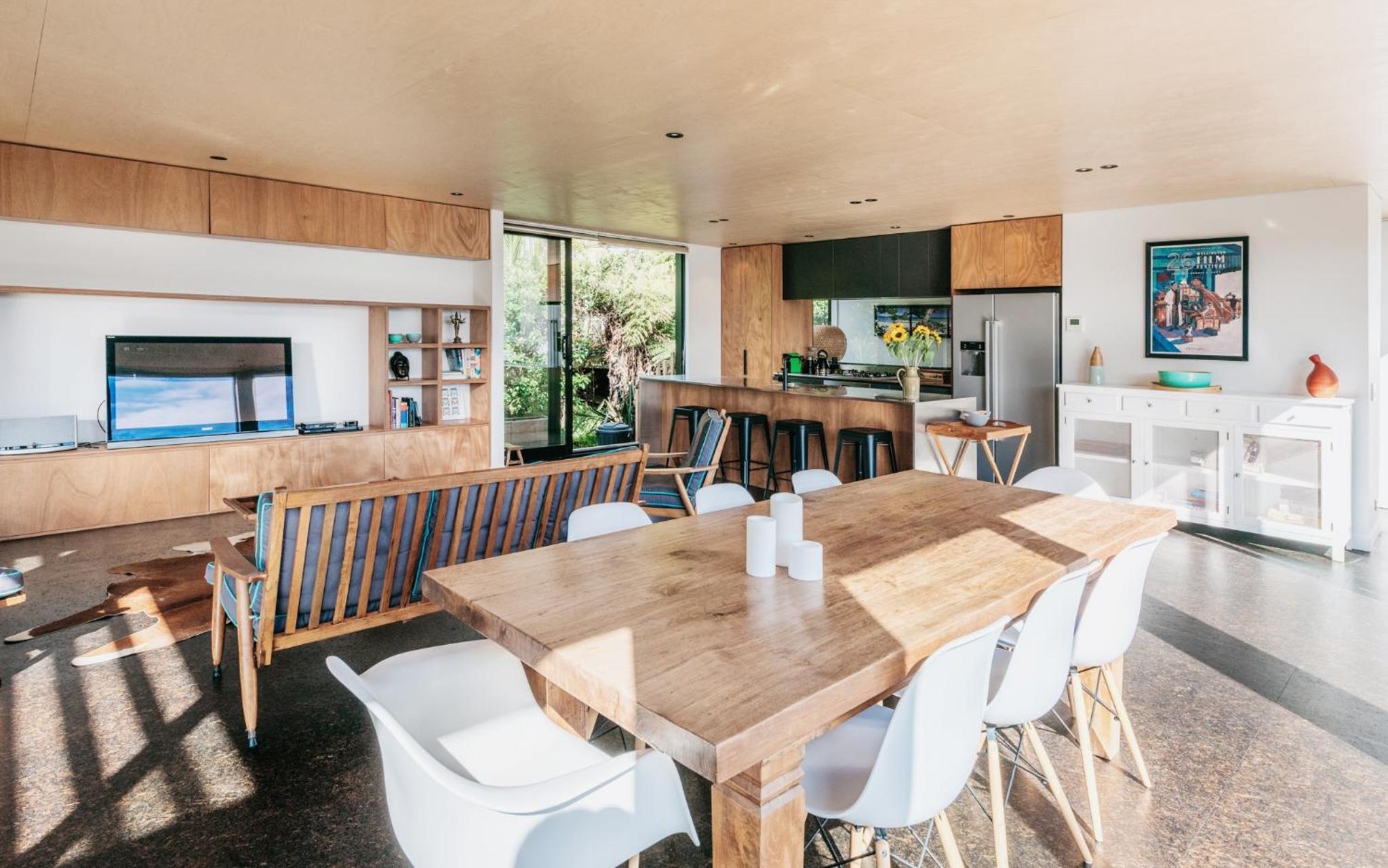 Empire Views, Oneroa - Be My Guest Waiheke view 2