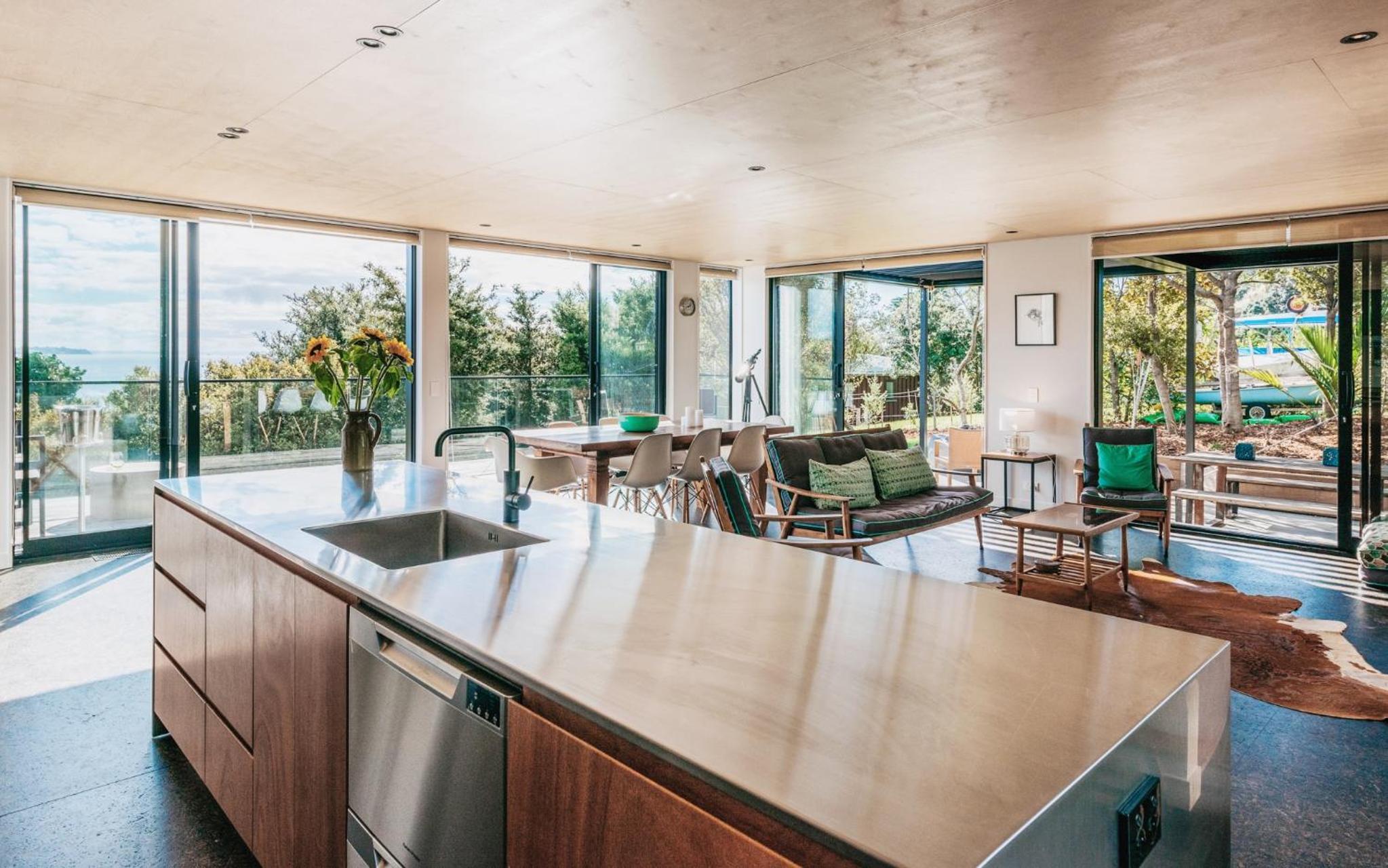 Empire Views, Oneroa - Be My Guest Waiheke view 3