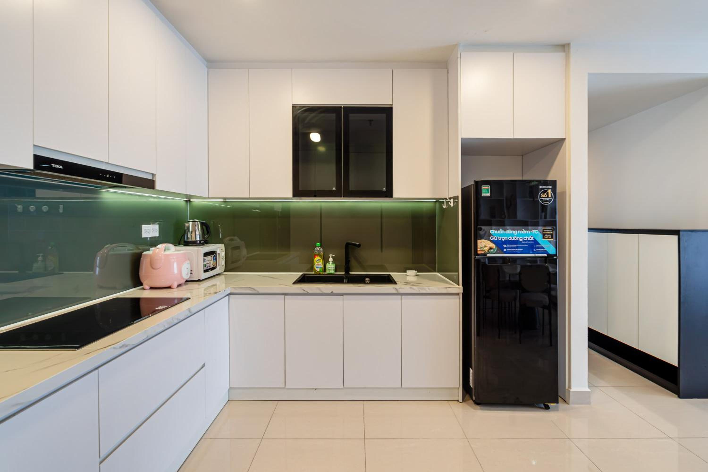 Aris Soho Balcony Suites Saigon District 1