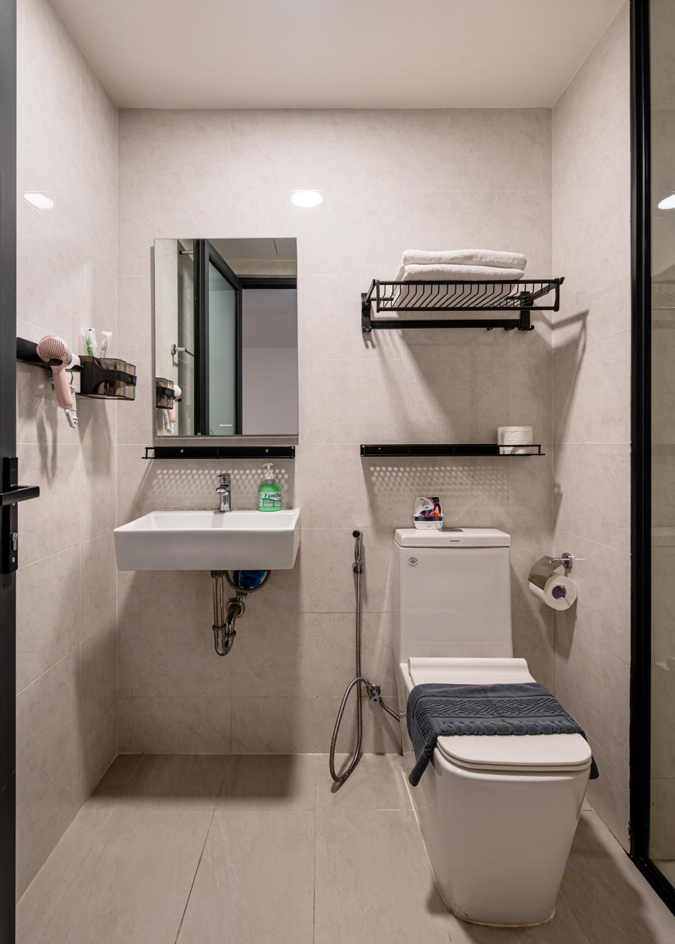 Aris Soho Balcony Suites Saigon District 1