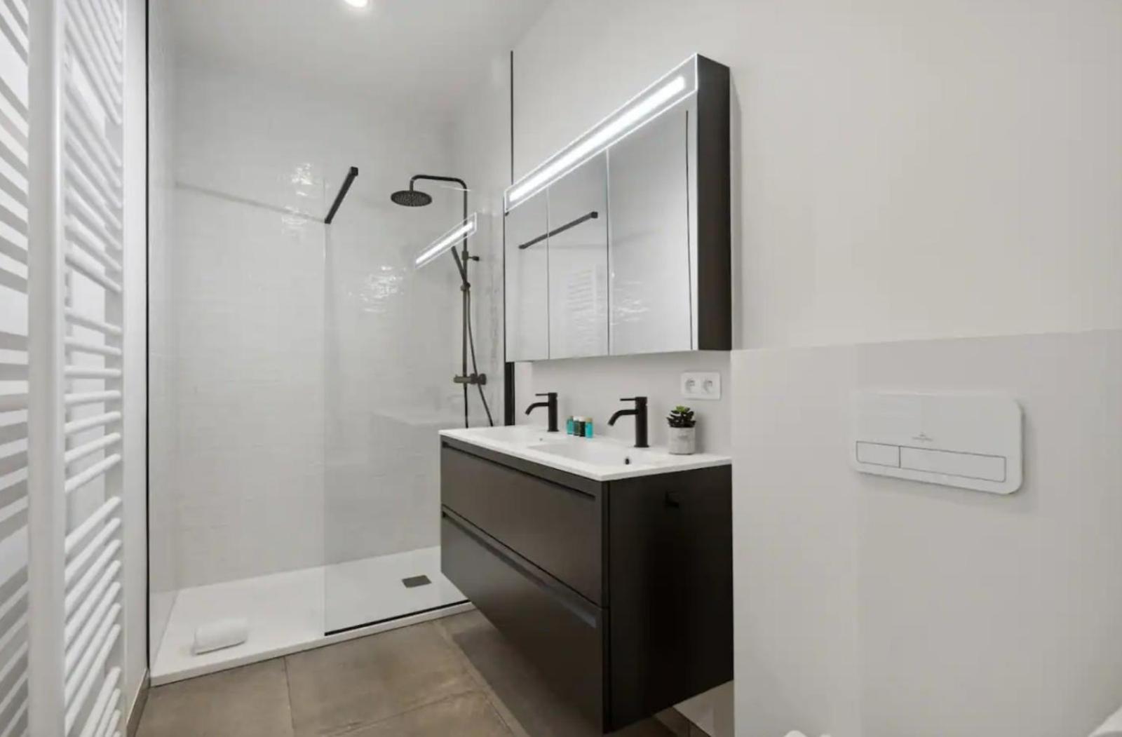 Triton luxe gelijkvloers appartement met tuin en gratis garage