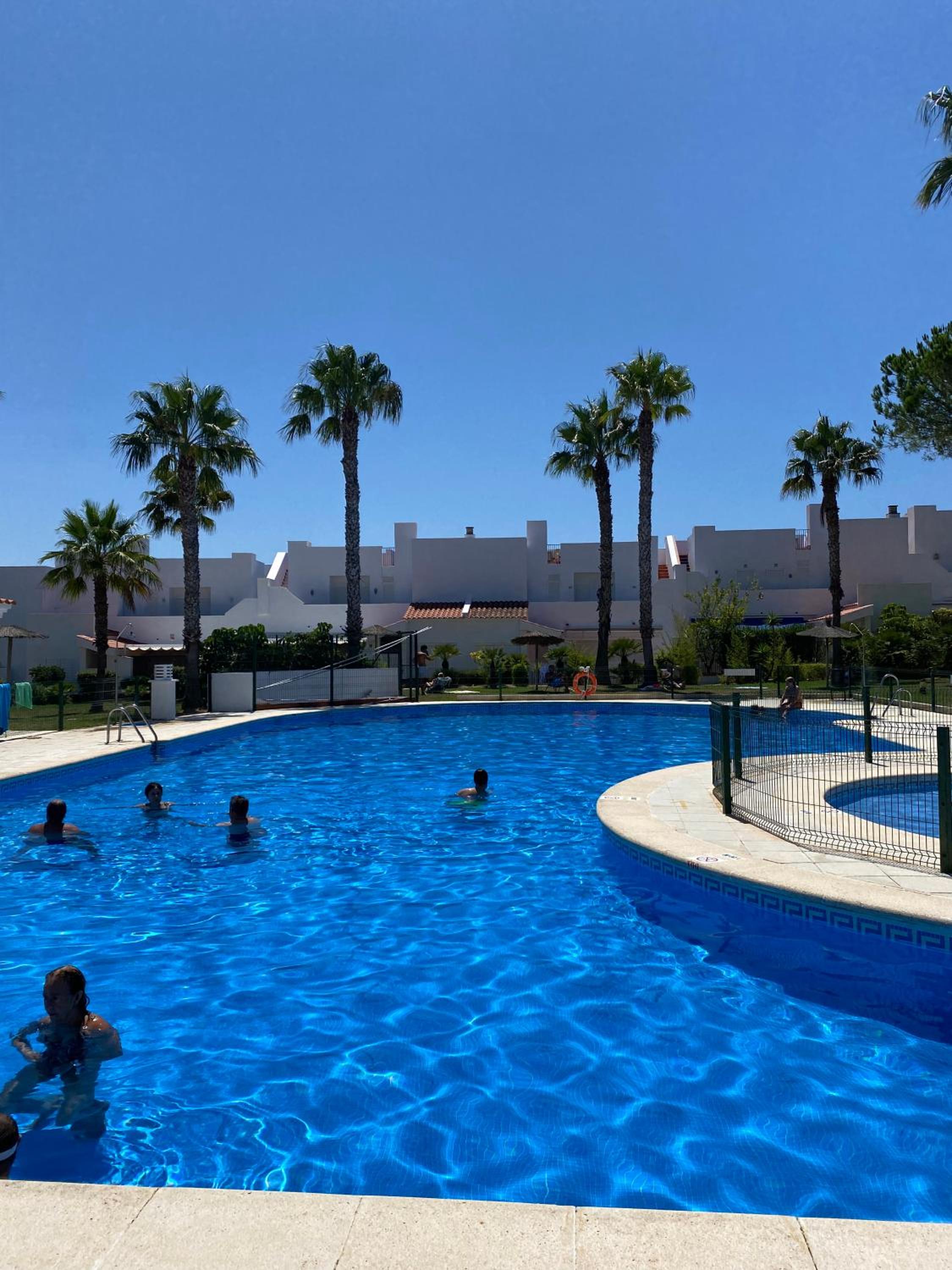 Alegre casa de verano en Sancti Petri view 4
