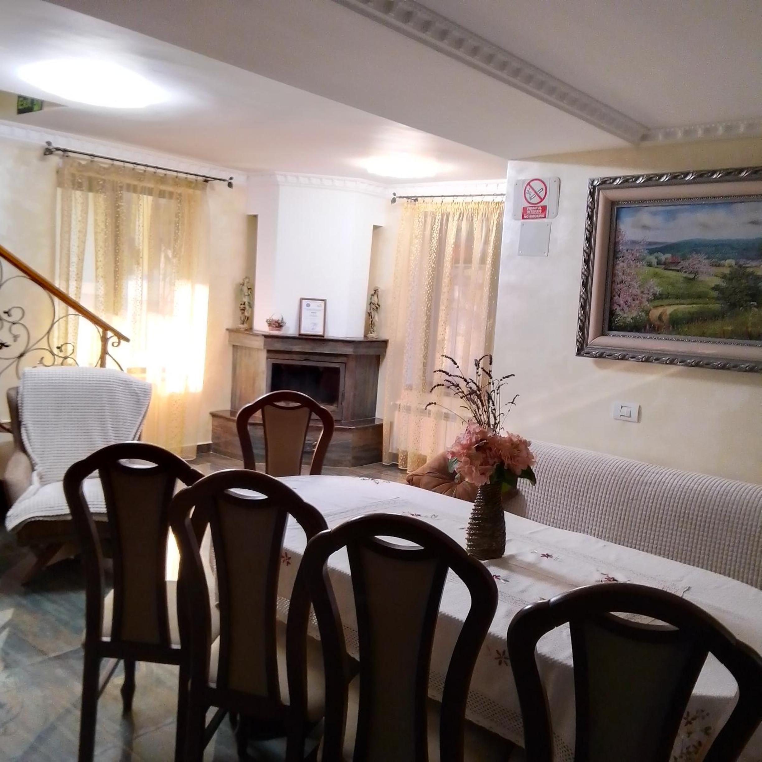 Casa Nicolas Busteni