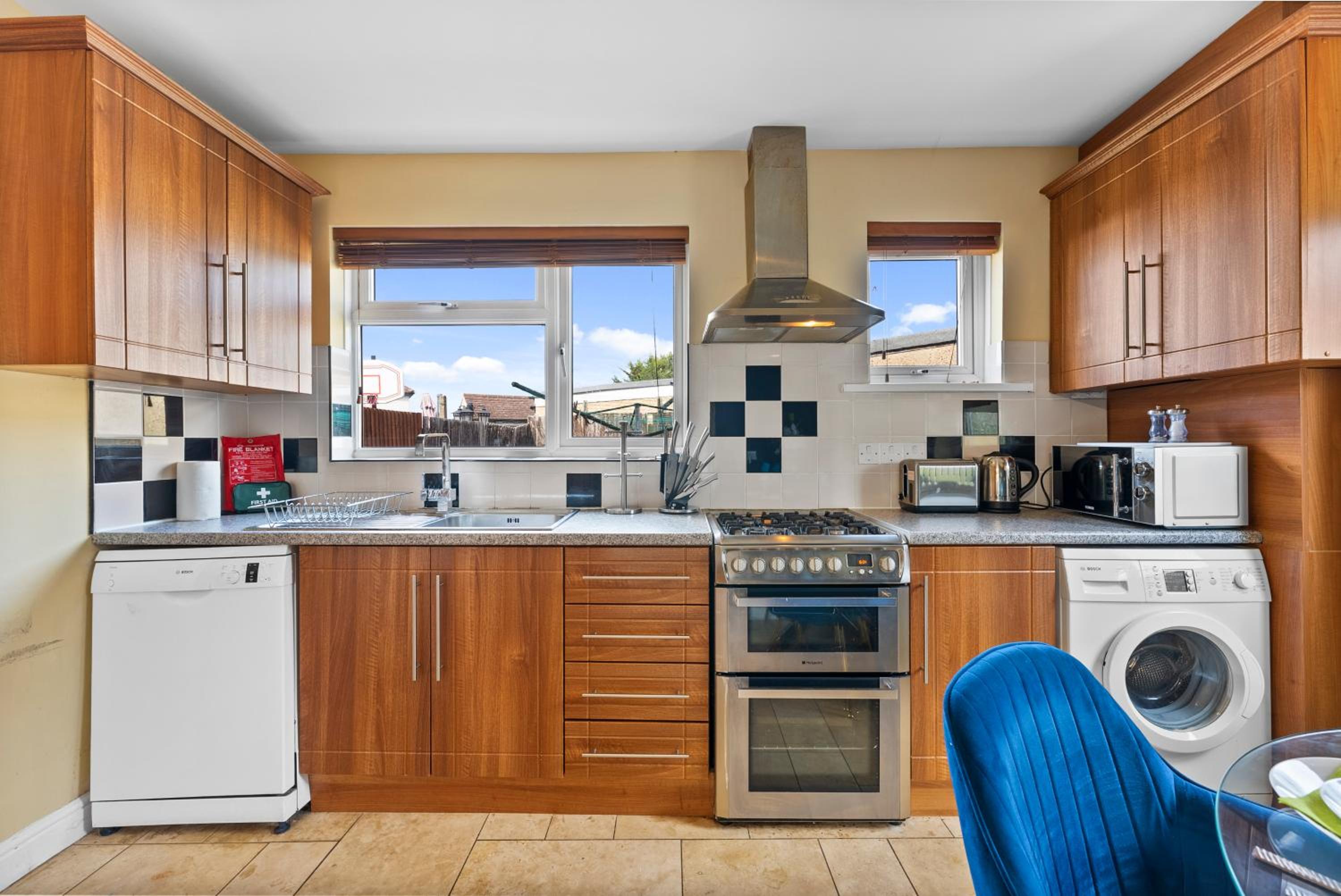 Charming 3 bedroom house in the heart of Windsor 3