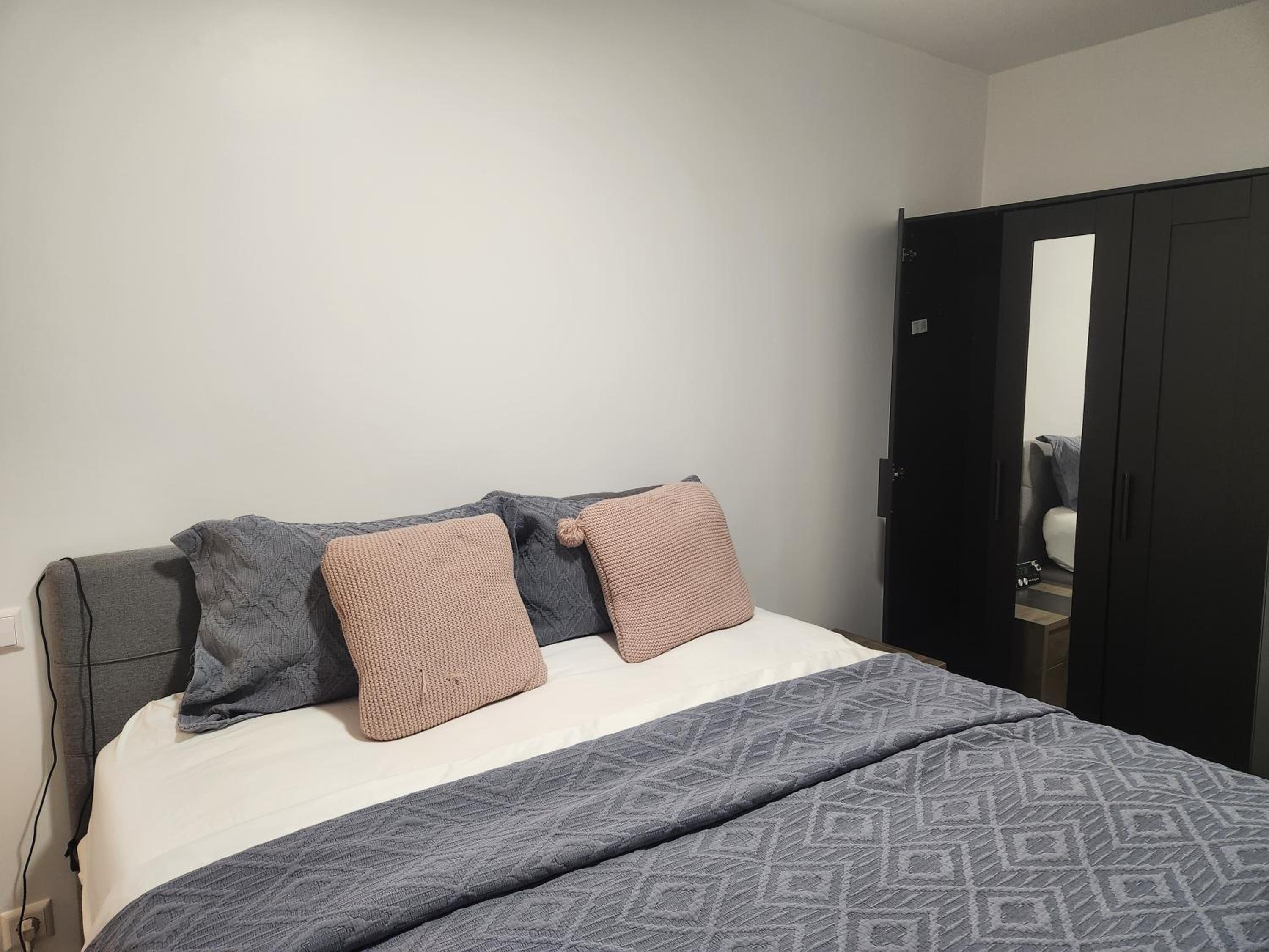 Nike Pallas 2 Beds view 3