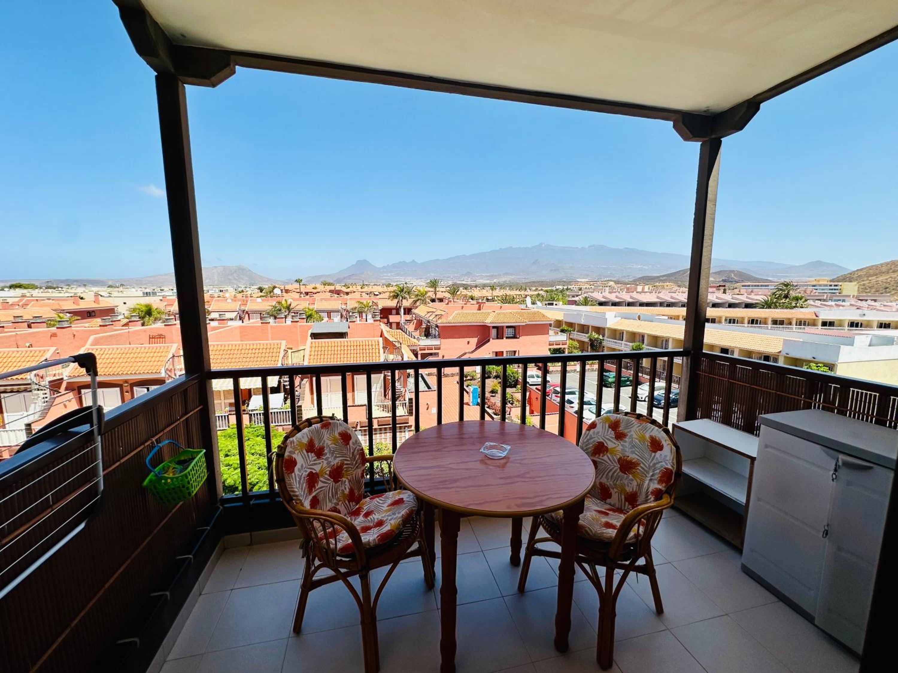 Quiet Mountain View Apartment