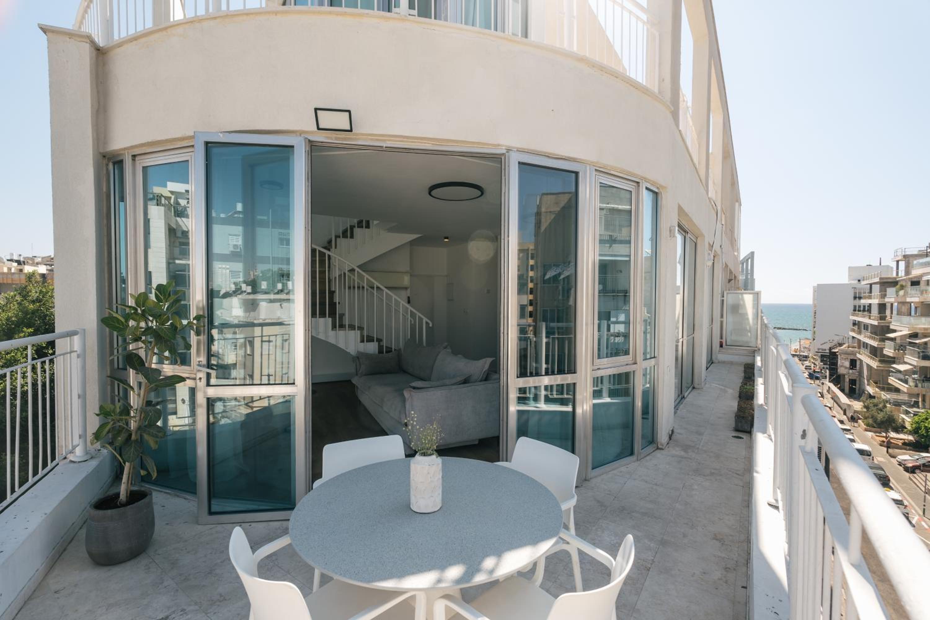 David Frishman Residence - Sea view penthouse
