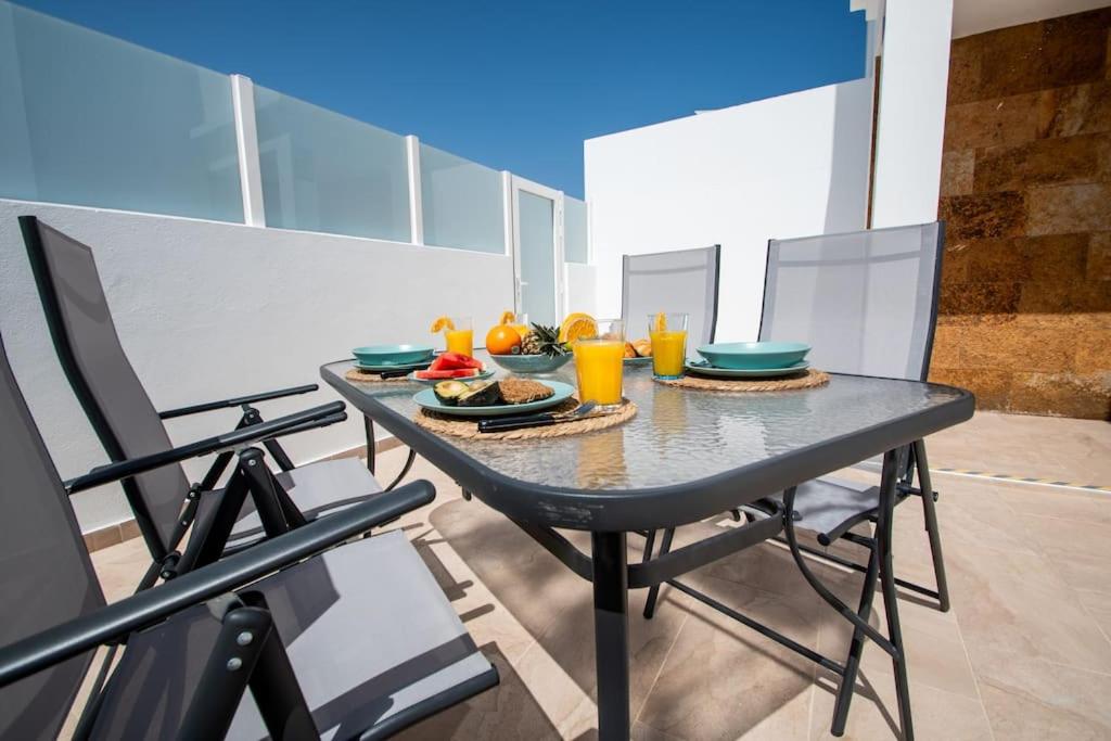 Casa Leize Piscina climatizada, Vistas & AC 10 Minutes walk from Marina Rubicón view 4