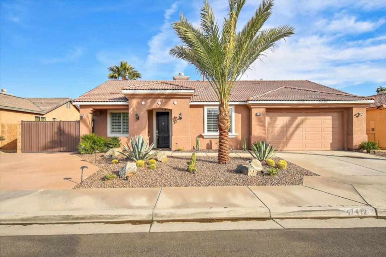 Relaxing Desert Getaway - 3BR, Pool, Hot Tub view 5