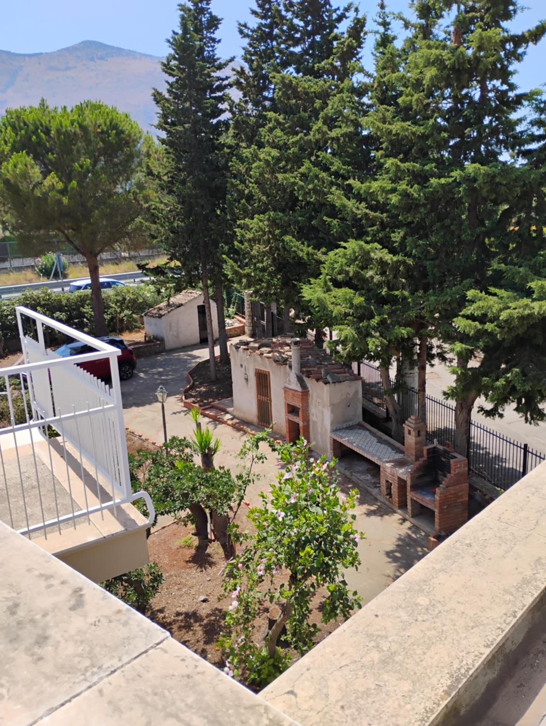 Sicily Wonders, villa by the beach for 12 guests