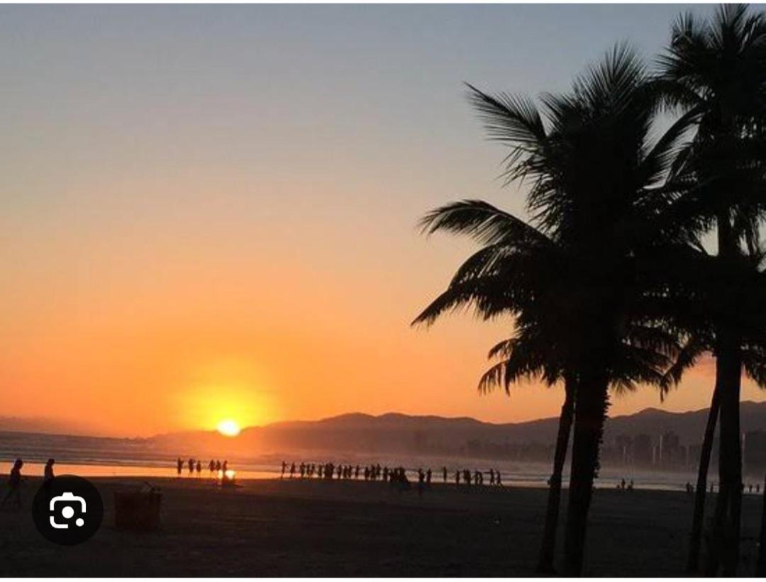 Apê 50 metros da praia, centro da Mirim, Wi-fi, 6 pessoas