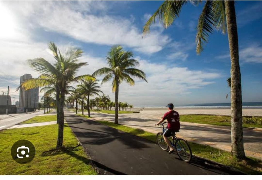 Apê 50 metros da praia, centro da Mirim, Wi-fi, 6 pessoas
