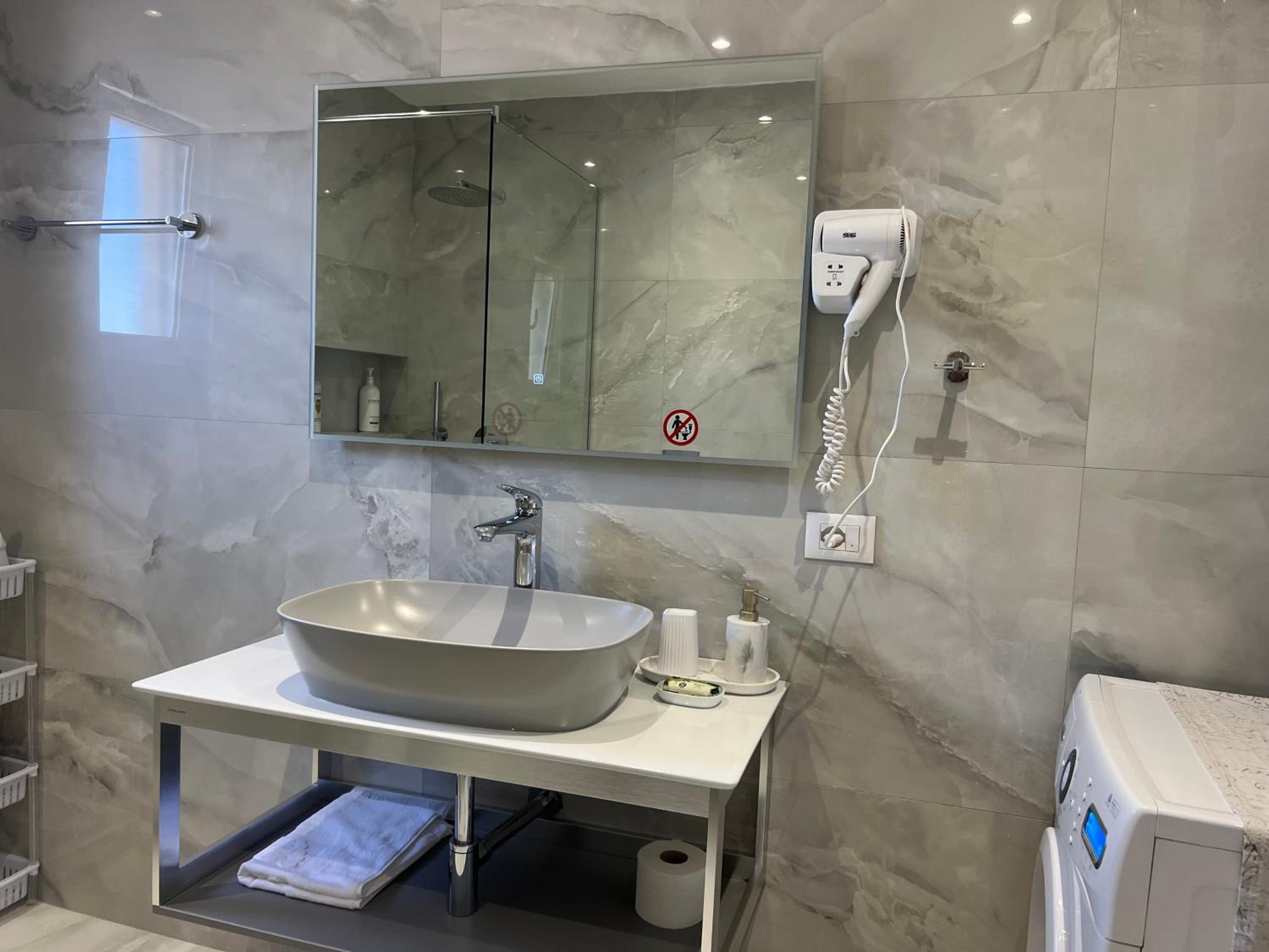 Center View Luxury Apartment