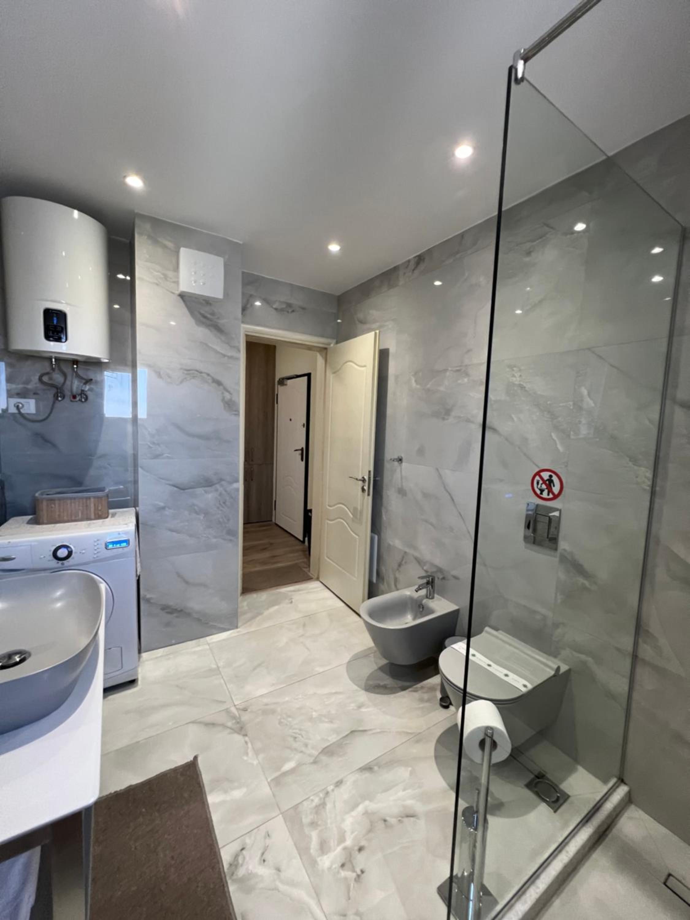 Center View Luxury Apartment