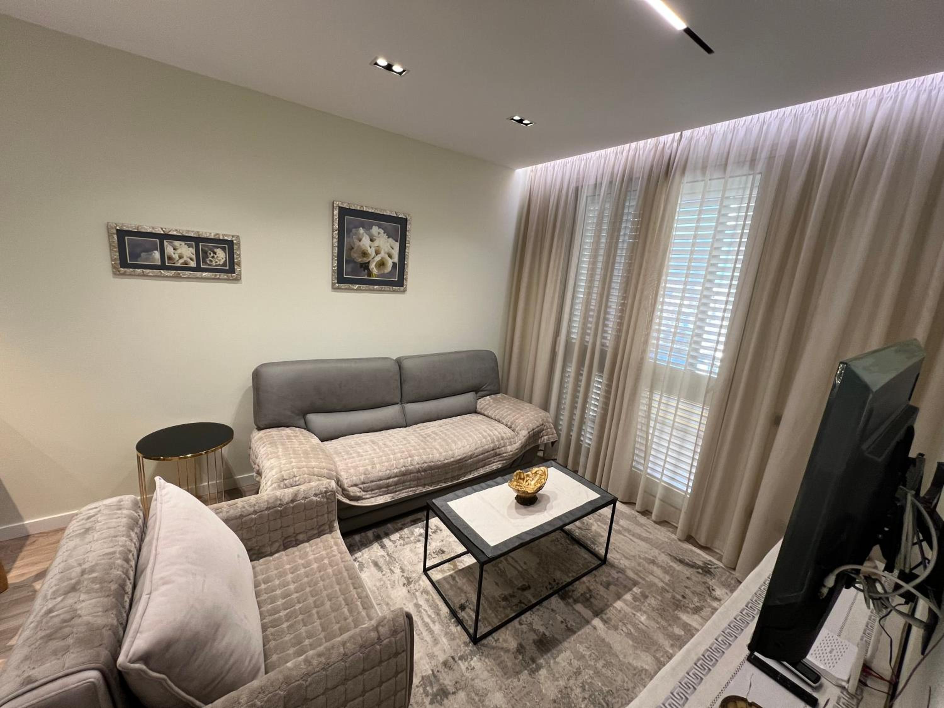 Center View Luxury Apartment