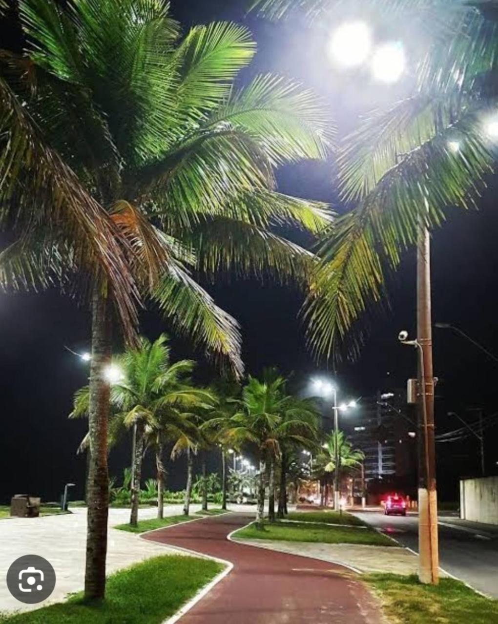 Apê 50 metros da praia, centro da Mirim, Wi-fi, 6 pessoas
