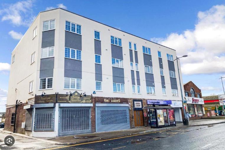 Spacious 1 Bed Flat In Rochester