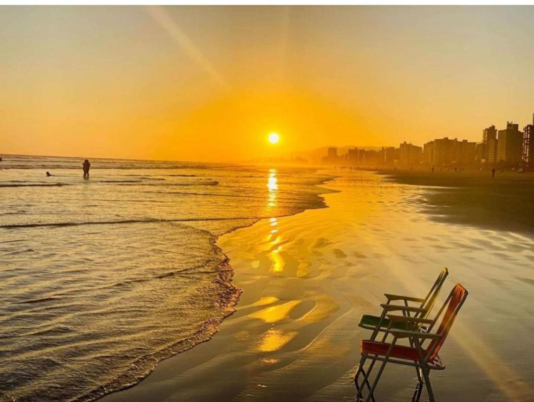 Apê 50 metros da praia, centro da Mirim, Wi-fi, 6 pessoas