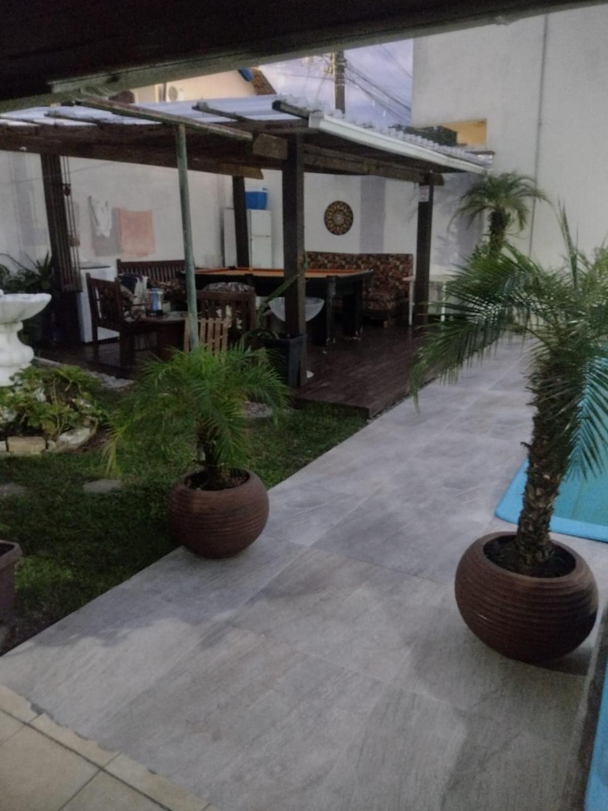 Casa com piscina Ingleses Norte 099