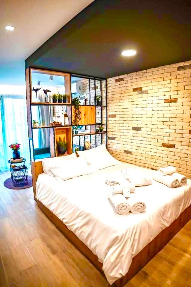 Cozy Sunny Breeze Studio