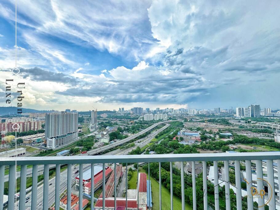 Township homey for 8-10pax at KL