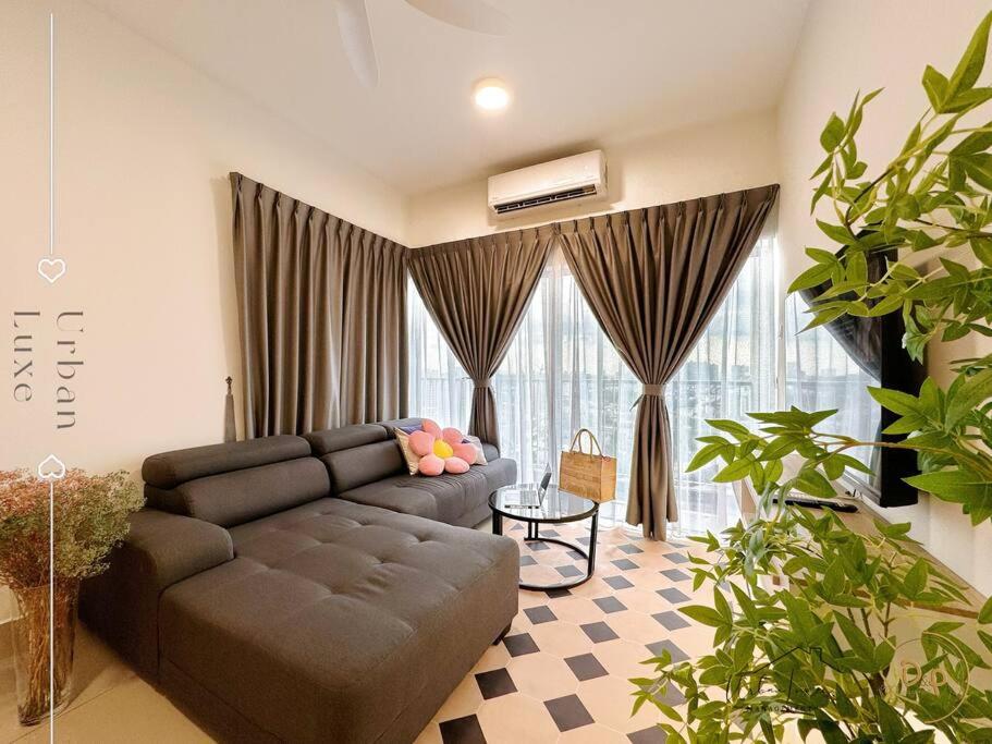 Township homey for 8-10pax at KL