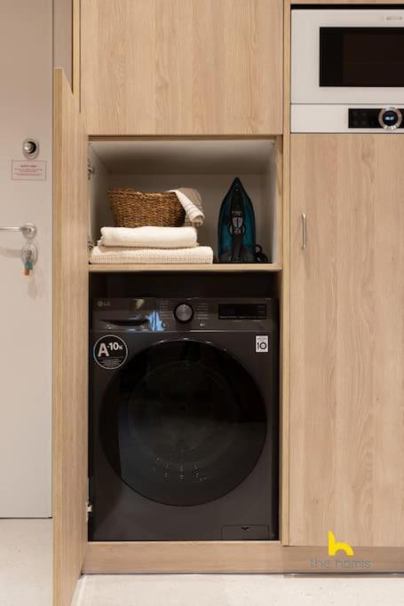 Acropolis View Luxe King-Suite W Ensuite Whirlpool