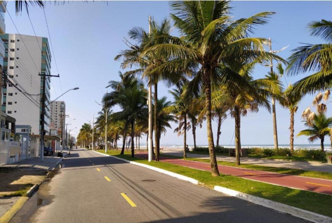 Apê 50 metros da praia, centro da Mirim, Wi-fi, 6 pessoas