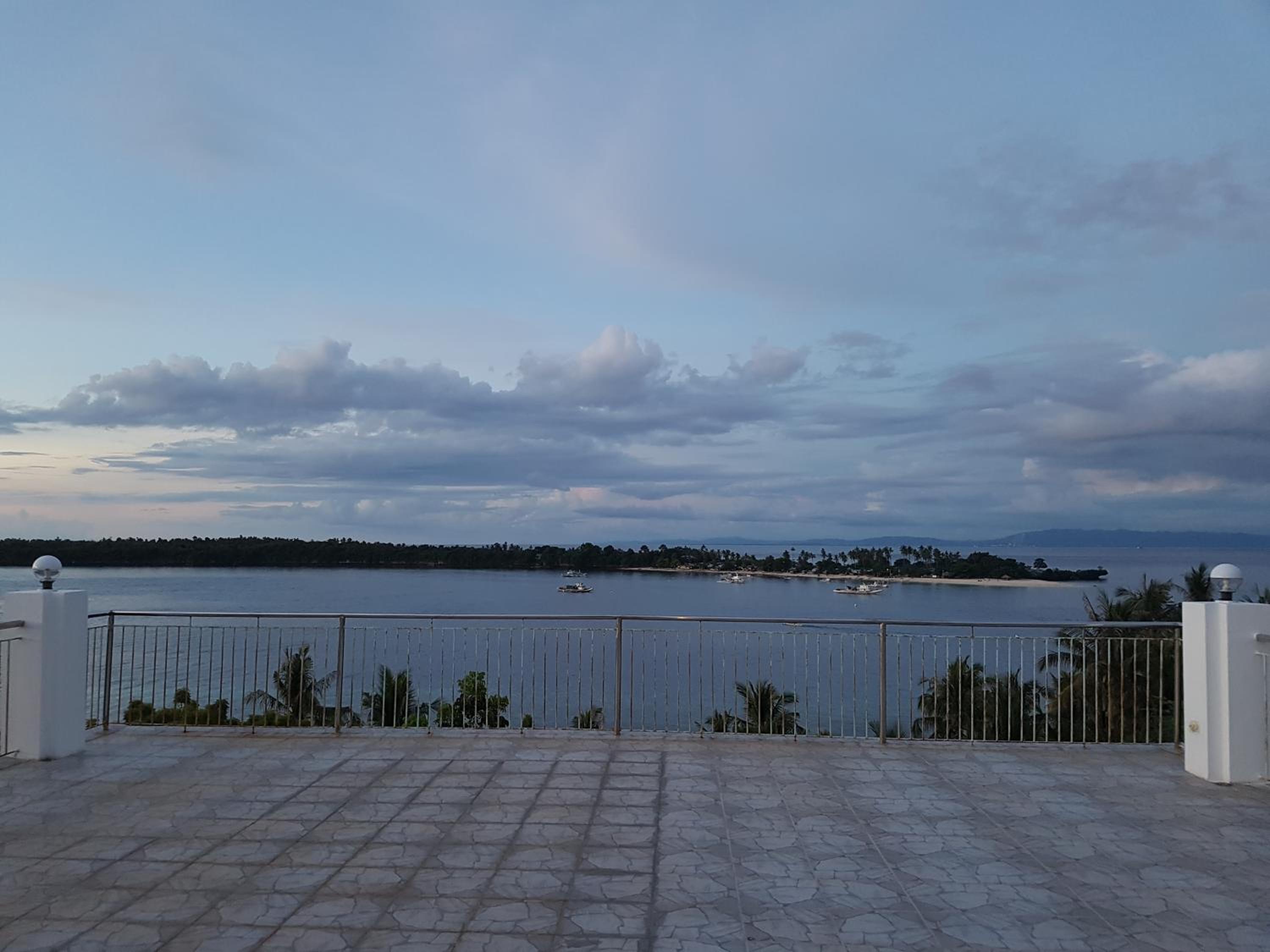 Islandview Whitehouse - Camotes view 5