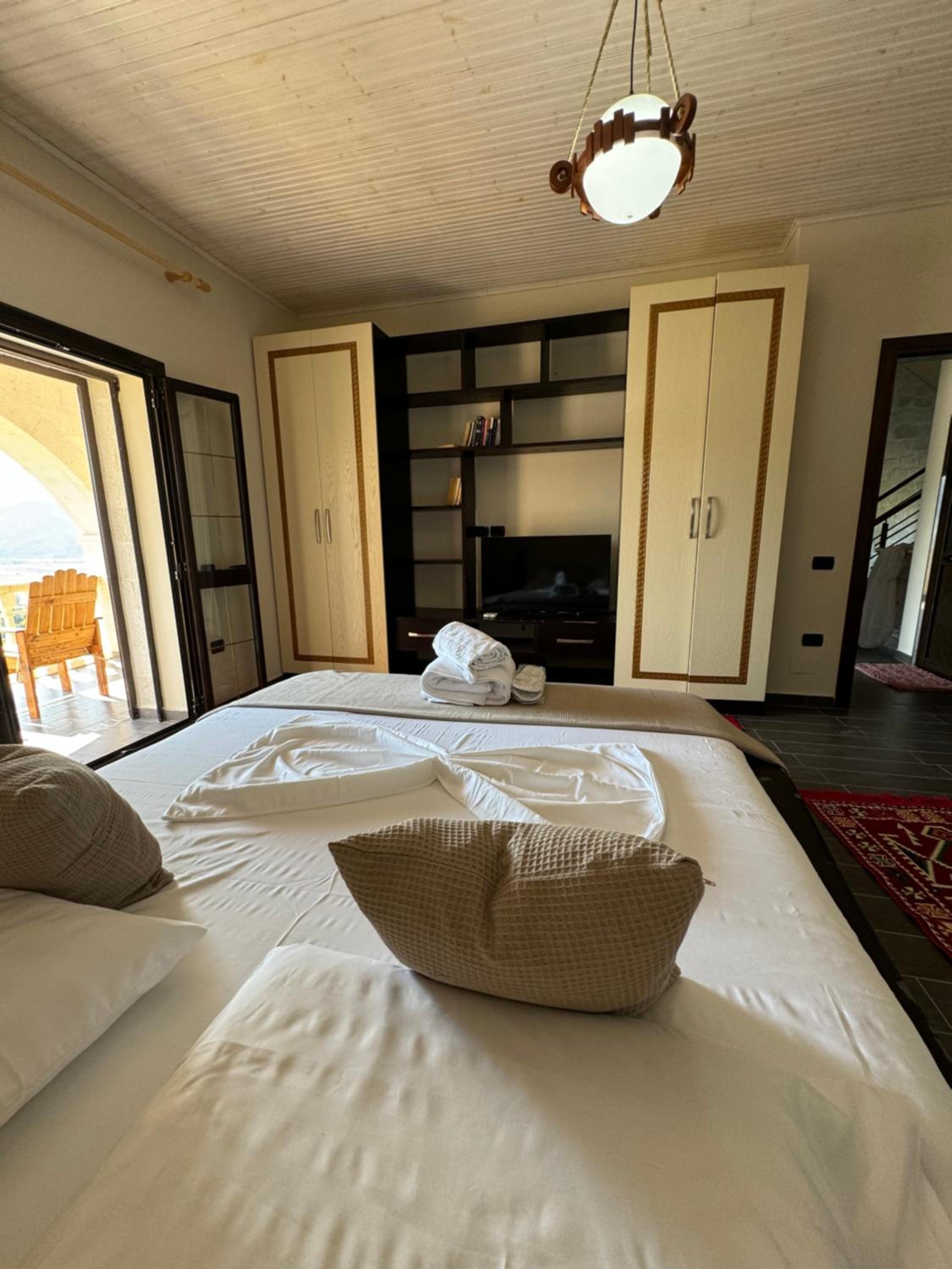 Roan Luxury Villa