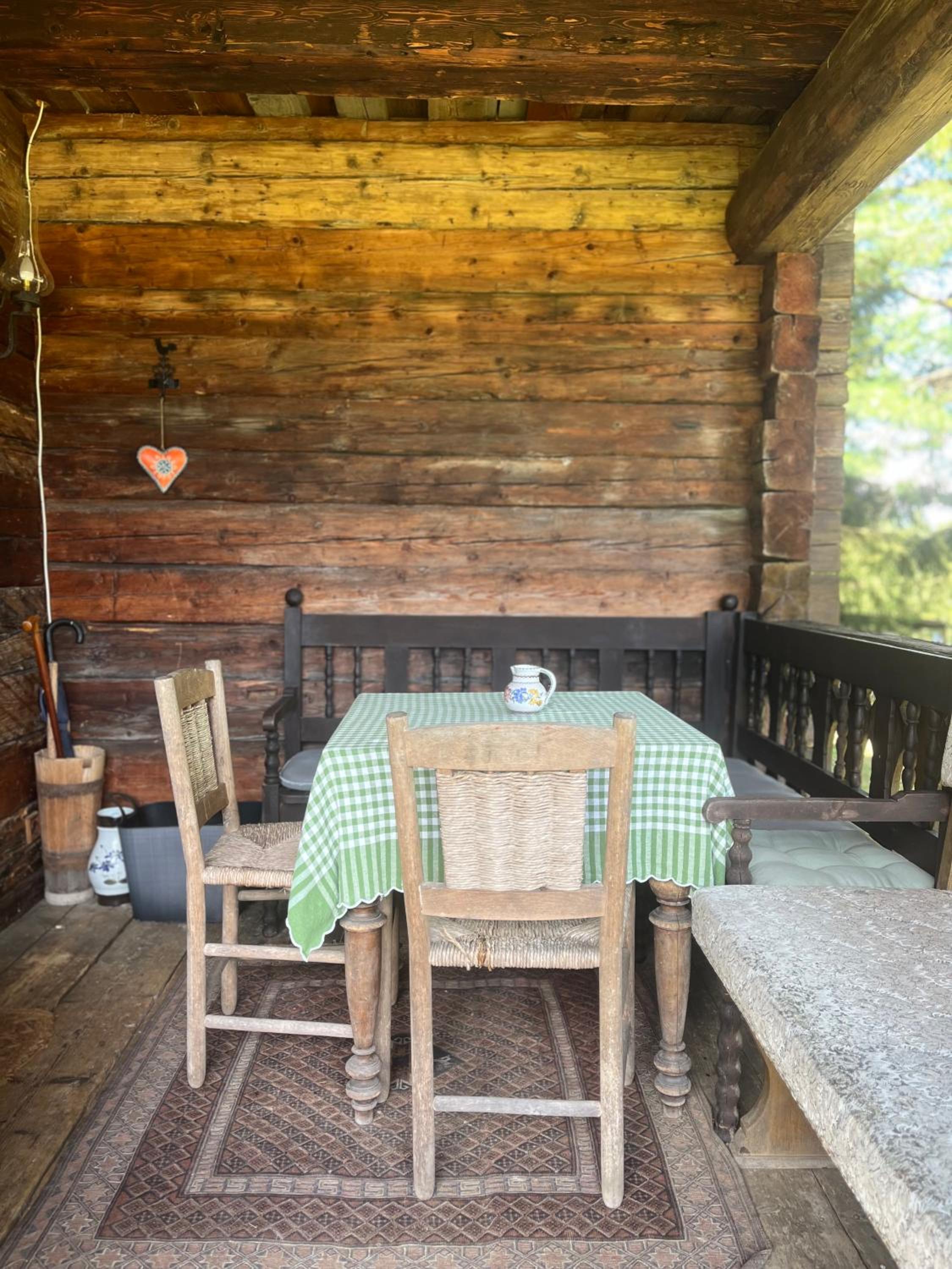 Cozy Log Cabin near Faaker See