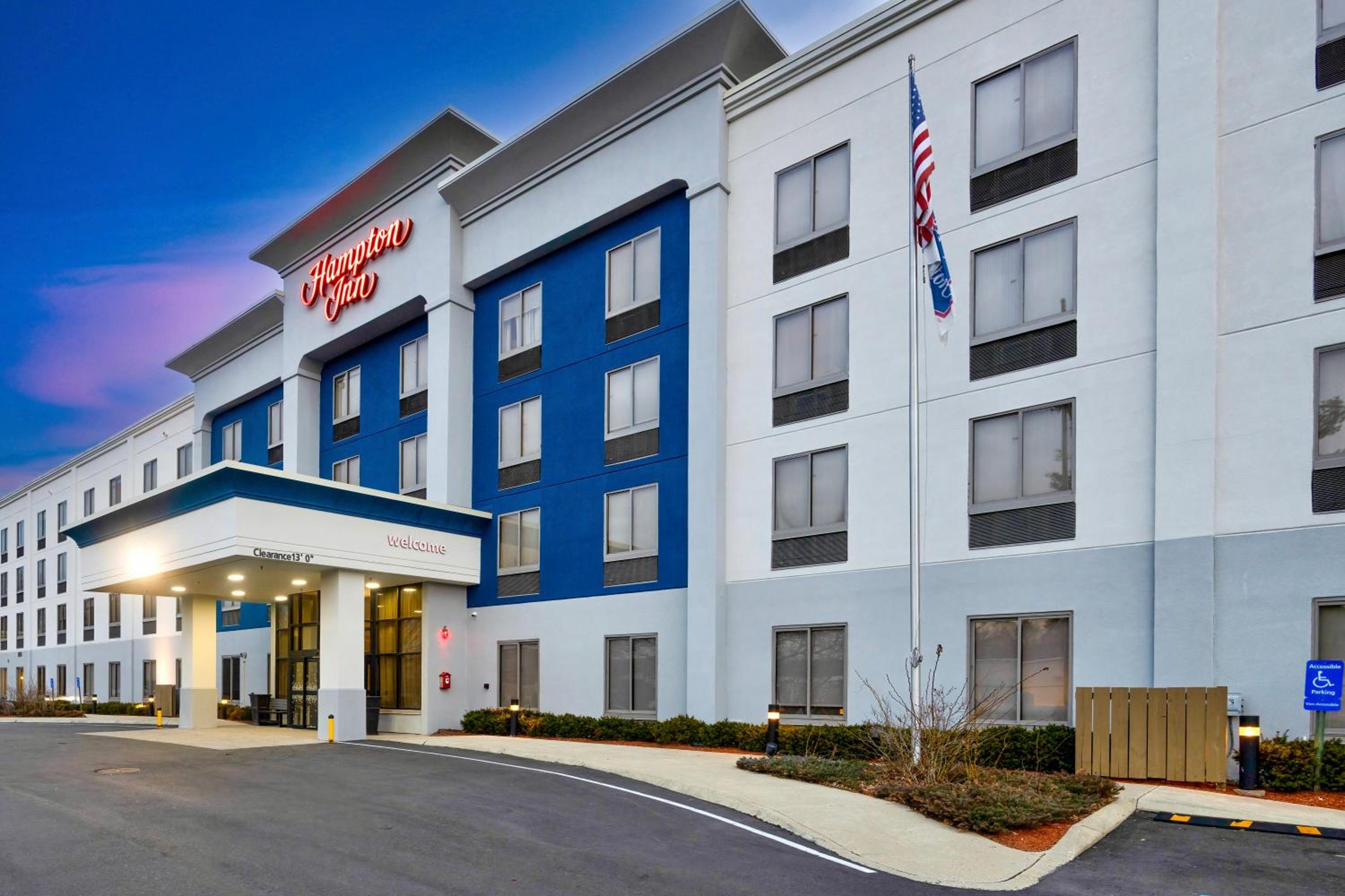 Boston Vacations - Hampton Inn Haverhill - Property Image 4