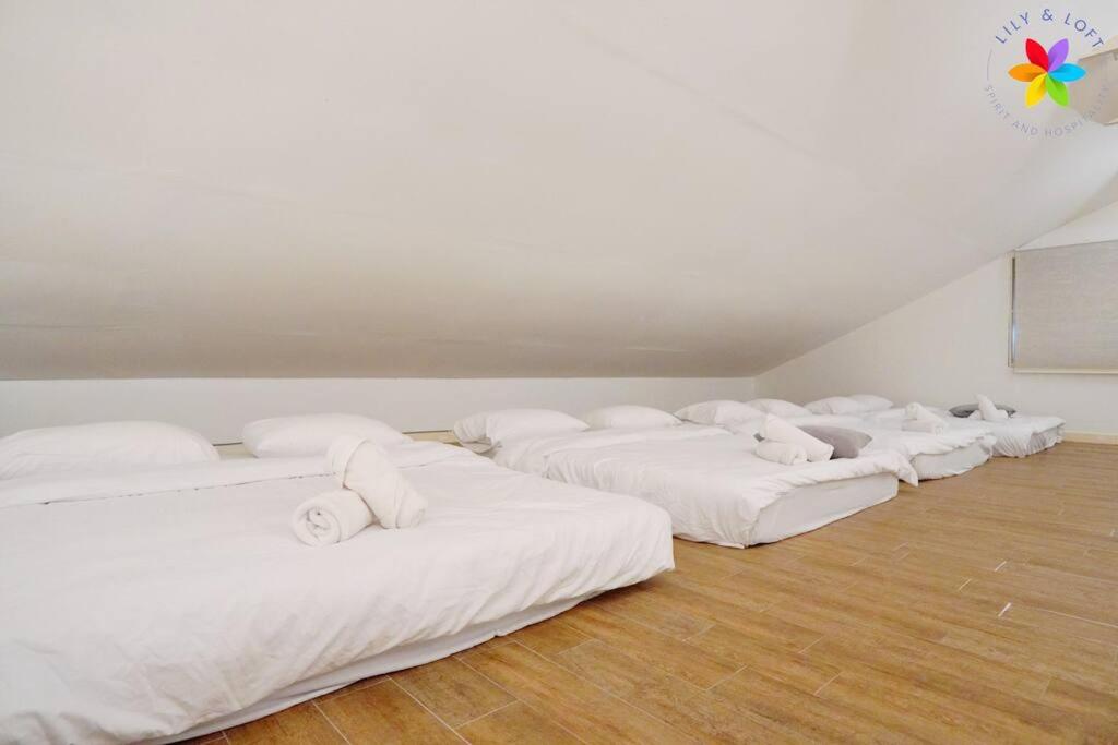 30P White House Retreat - Pool & Event Hall