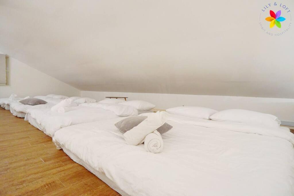 30P White House Retreat - Pool & Event Hall