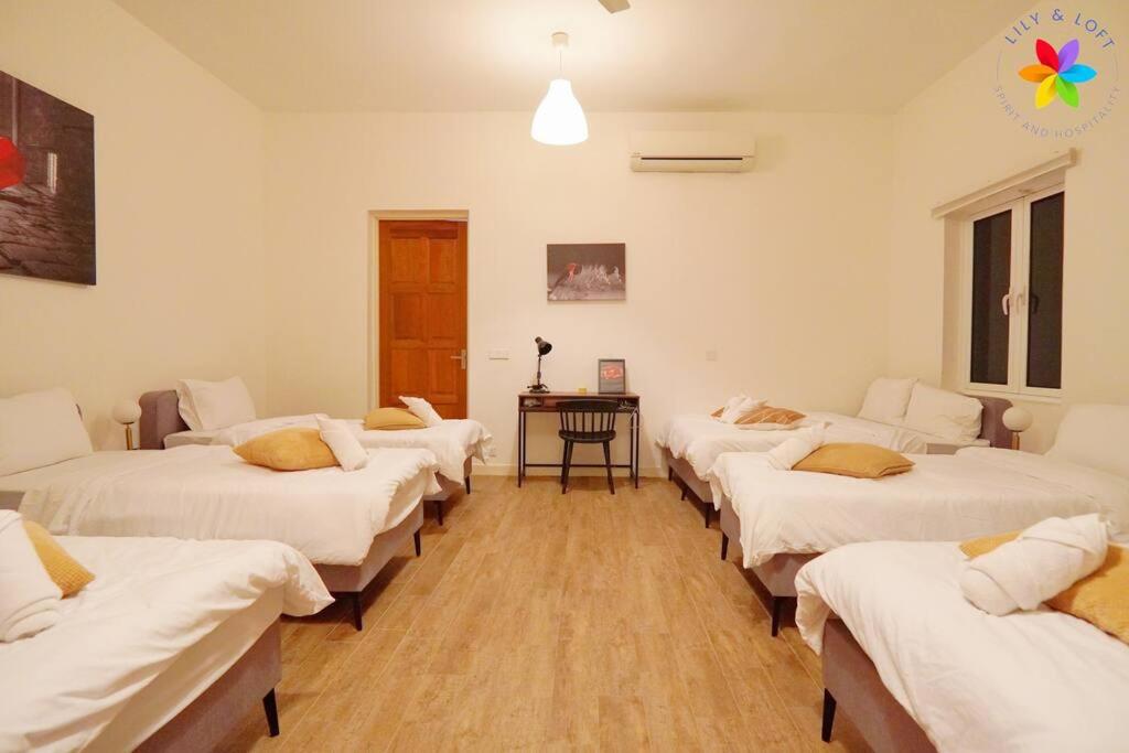 30P White House Retreat - Pool & Event Hall