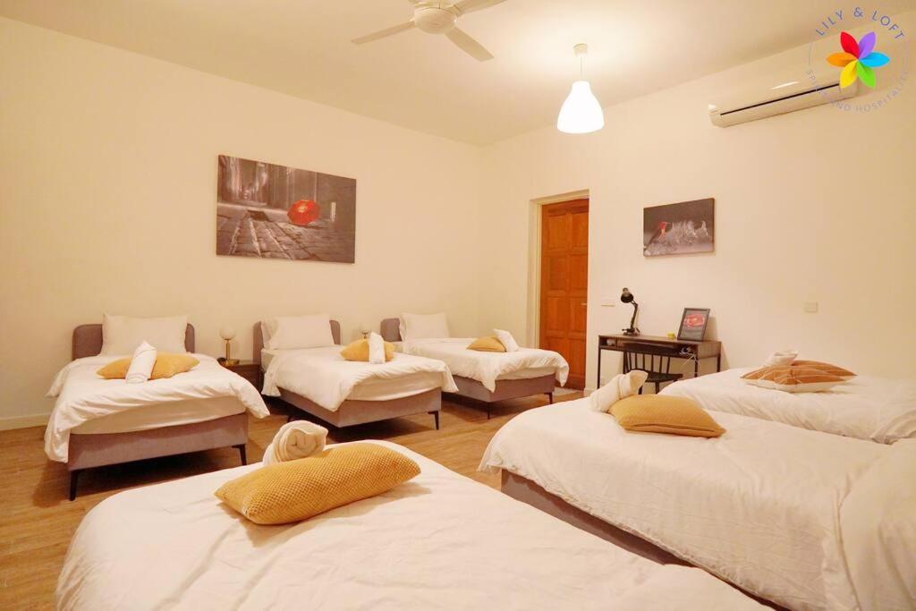 30P White House Retreat - Pool & Event Hall
