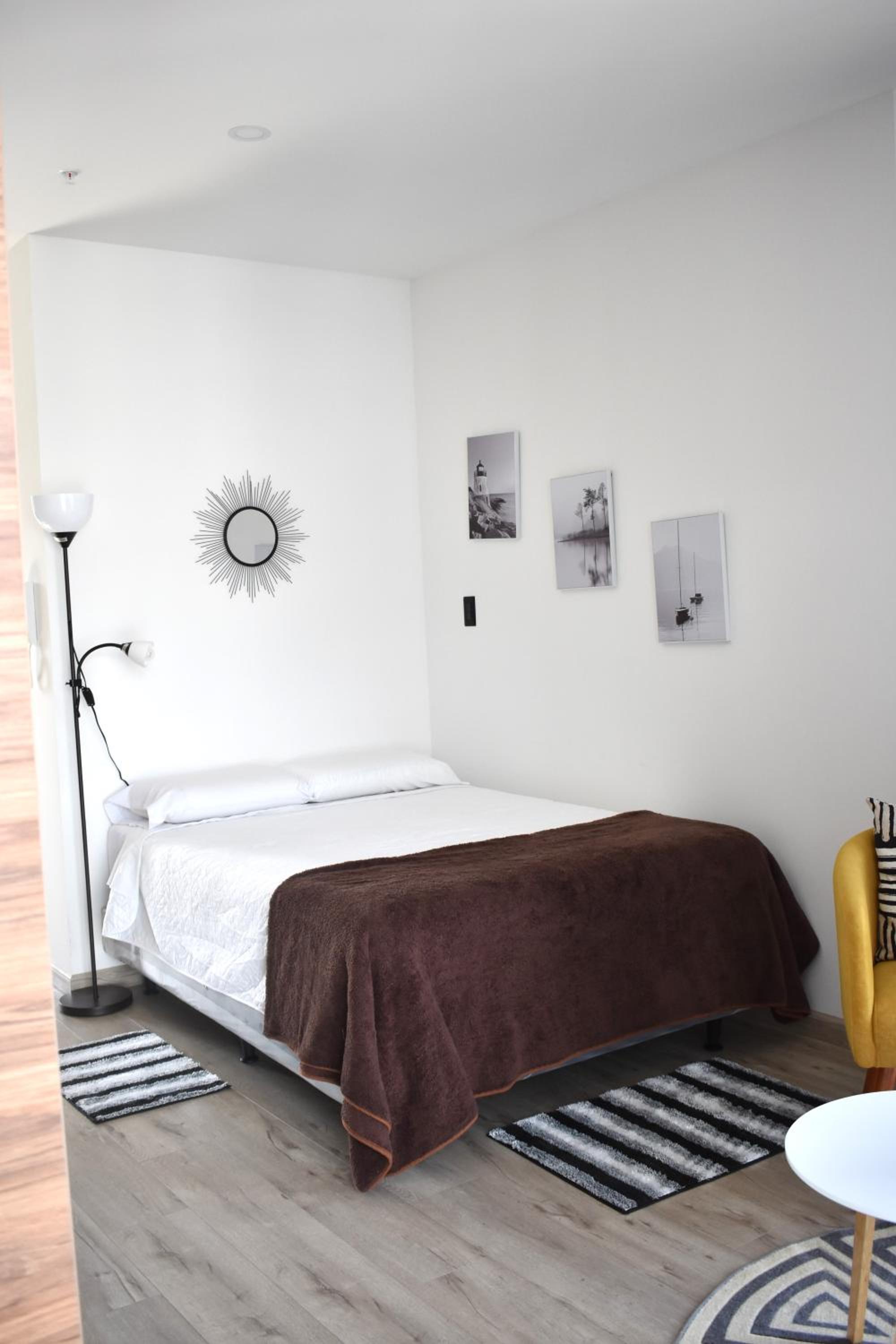 Xoe Mini-suites And Apartments